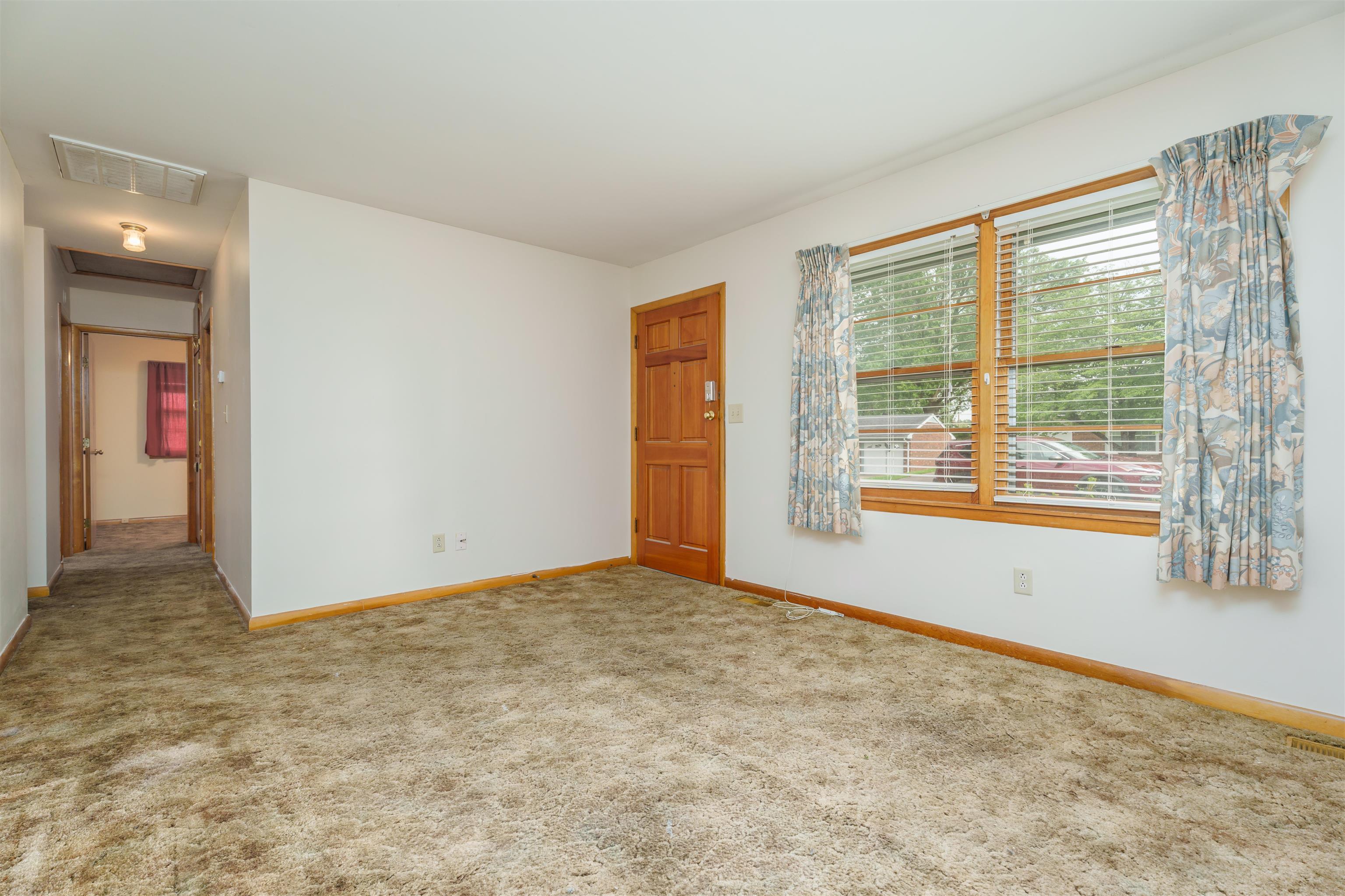 1827 Kelly Lane, Owensboro, Kentucky 42303, 3 Bedrooms Bedrooms, ,1 BathroomBathrooms,Single Family Residence,For Sale,Kelly Lane,89600