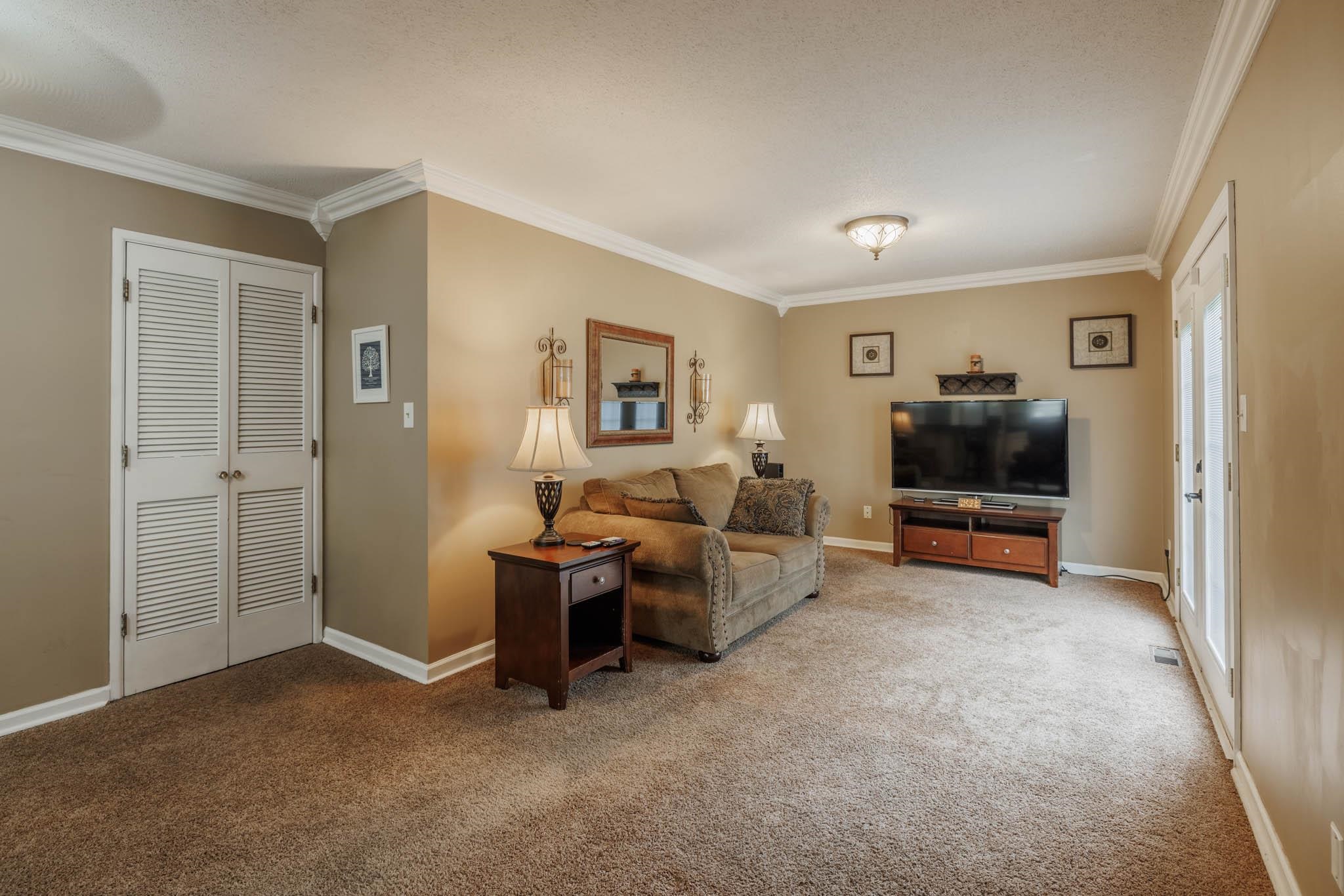 2201 Middleground Drive North, Owensboro, Kentucky 42301, 4 Bedrooms Bedrooms, ,2 BathroomsBathrooms,Single Family Residence,For Sale,Middleground Drive North,89601