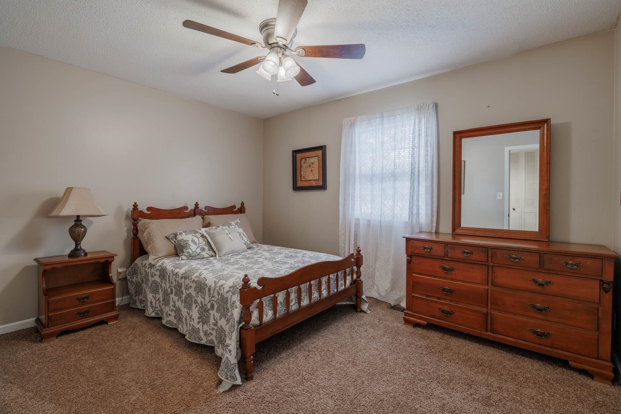 2201 Middleground Drive North, Owensboro, Kentucky 42301, 4 Bedrooms Bedrooms, ,2 BathroomsBathrooms,Single Family Residence,For Sale,Middleground Drive North,89601