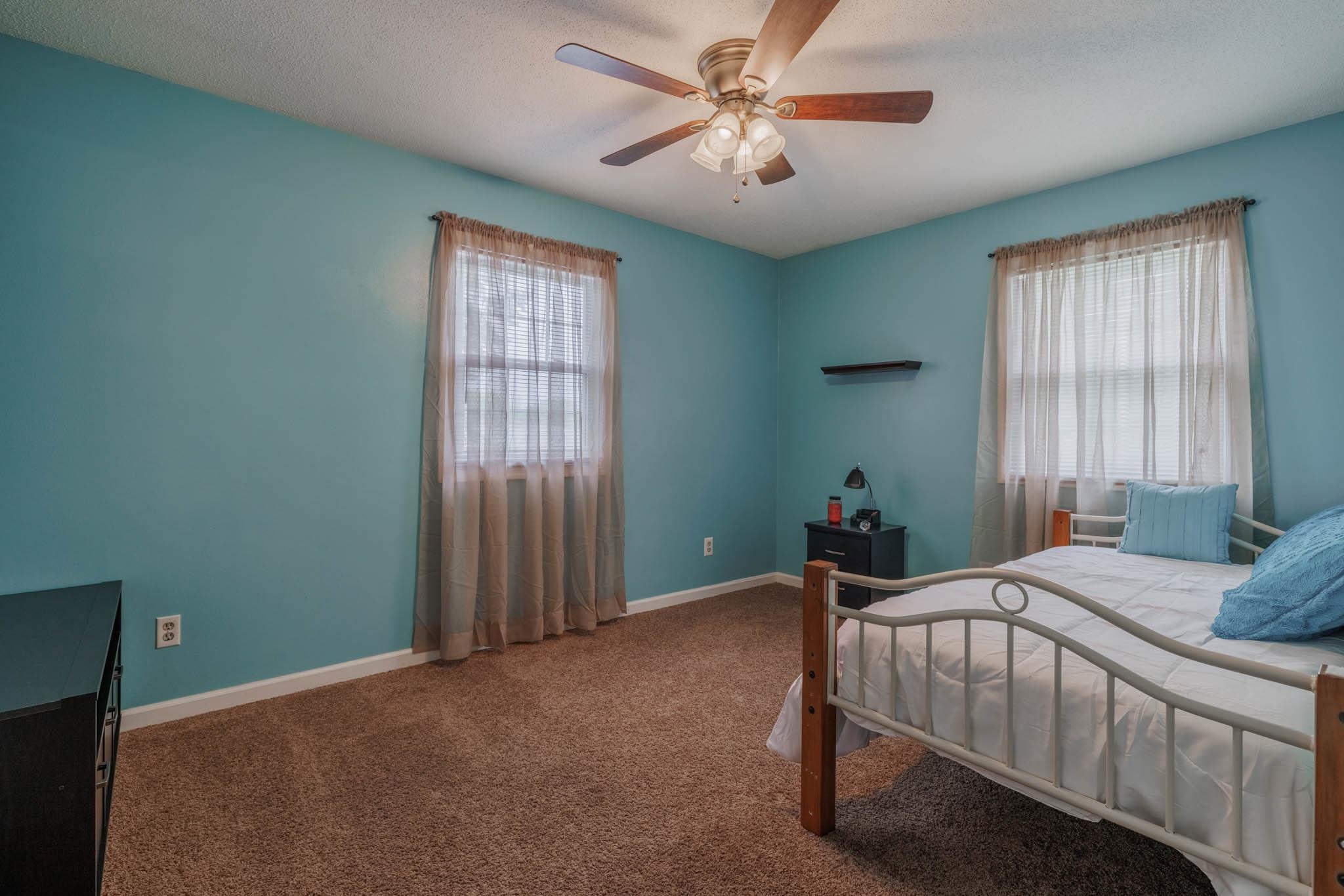 2201 Middleground Drive North, Owensboro, Kentucky 42301, 4 Bedrooms Bedrooms, ,2 BathroomsBathrooms,Single Family Residence,For Sale,Middleground Drive North,89601