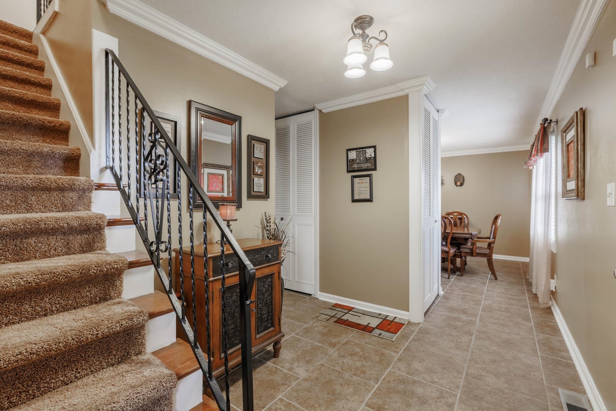 2201 Middleground Drive North, Owensboro, Kentucky 42301, 4 Bedrooms Bedrooms, ,2 BathroomsBathrooms,Single Family Residence,For Sale,Middleground Drive North,89601