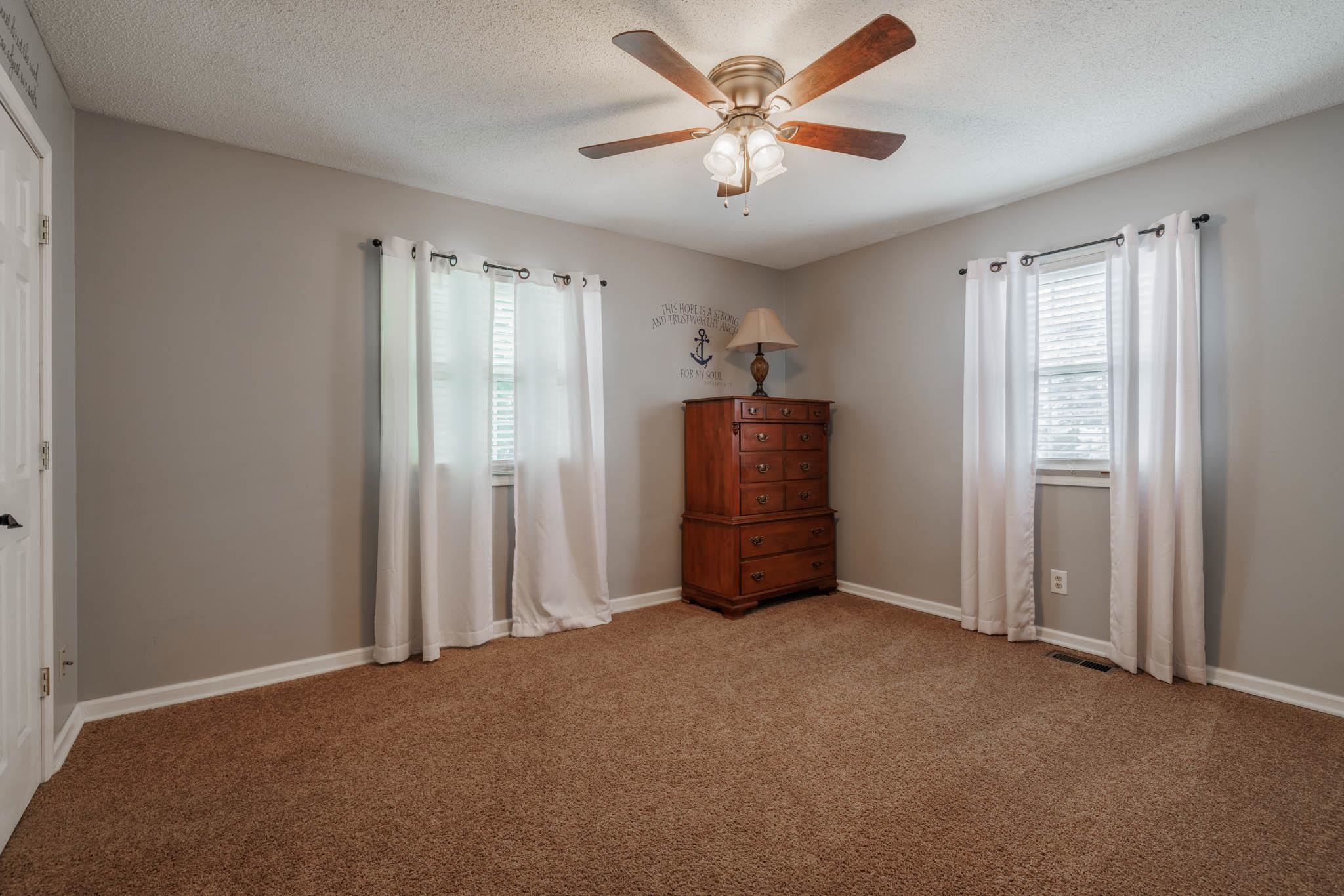 2201 Middleground Drive North, Owensboro, Kentucky 42301, 4 Bedrooms Bedrooms, ,2 BathroomsBathrooms,Single Family Residence,For Sale,Middleground Drive North,89601