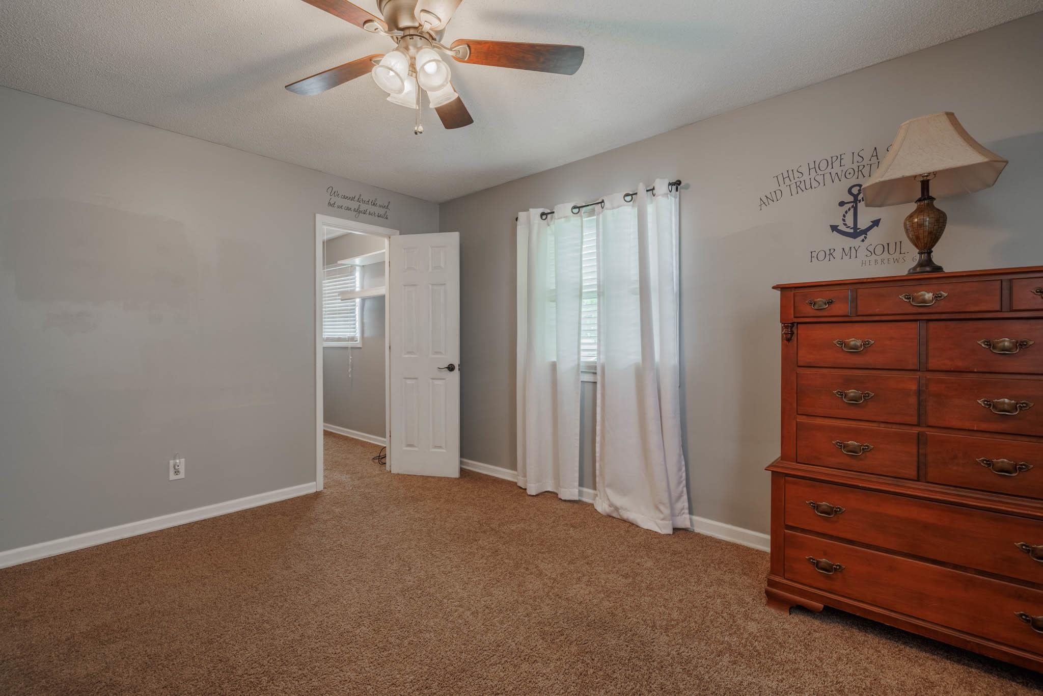 2201 Middleground Drive North, Owensboro, Kentucky 42301, 4 Bedrooms Bedrooms, ,2 BathroomsBathrooms,Single Family Residence,For Sale,Middleground Drive North,89601