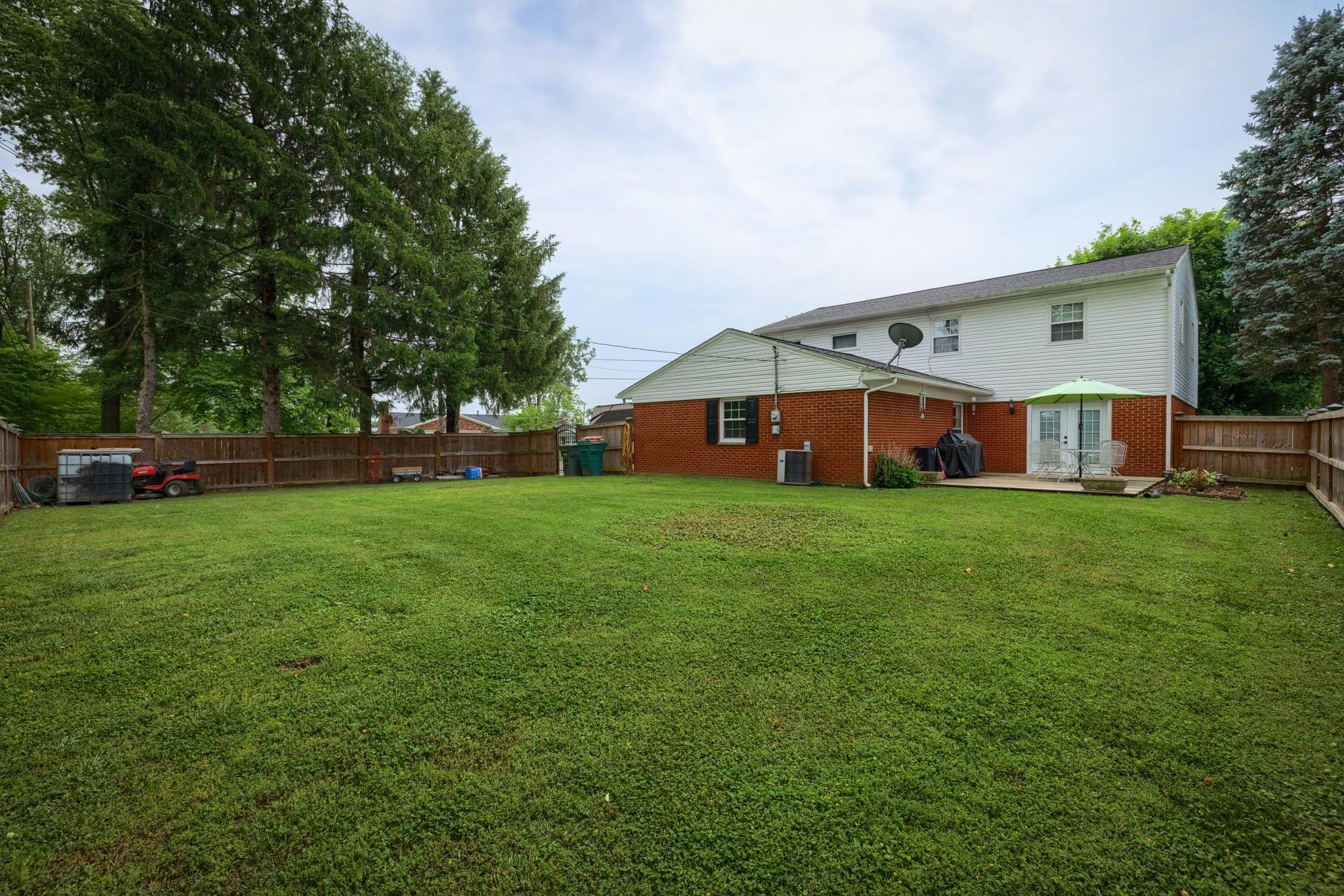 2201 Middleground Drive North, Owensboro, Kentucky 42301, 4 Bedrooms Bedrooms, ,2 BathroomsBathrooms,Single Family Residence,For Sale,Middleground Drive North,89601