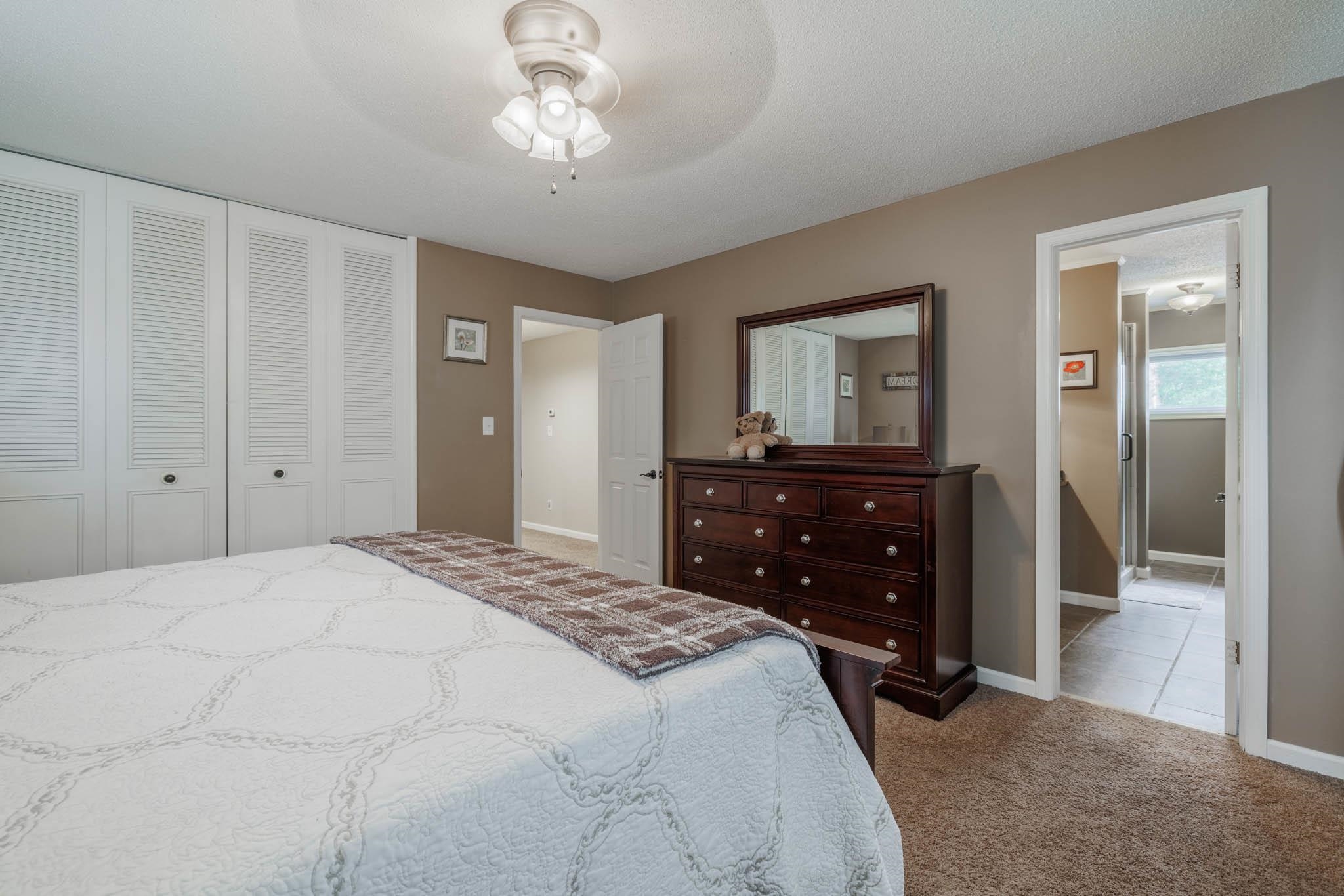 2201 Middleground Drive North, Owensboro, Kentucky 42301, 4 Bedrooms Bedrooms, ,2 BathroomsBathrooms,Single Family Residence,For Sale,Middleground Drive North,89601
