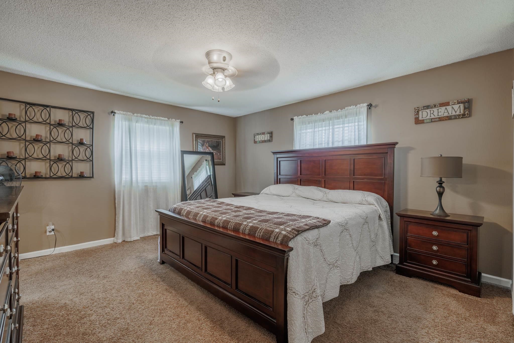 2201 Middleground Drive North, Owensboro, Kentucky 42301, 4 Bedrooms Bedrooms, ,2 BathroomsBathrooms,Single Family Residence,For Sale,Middleground Drive North,89601