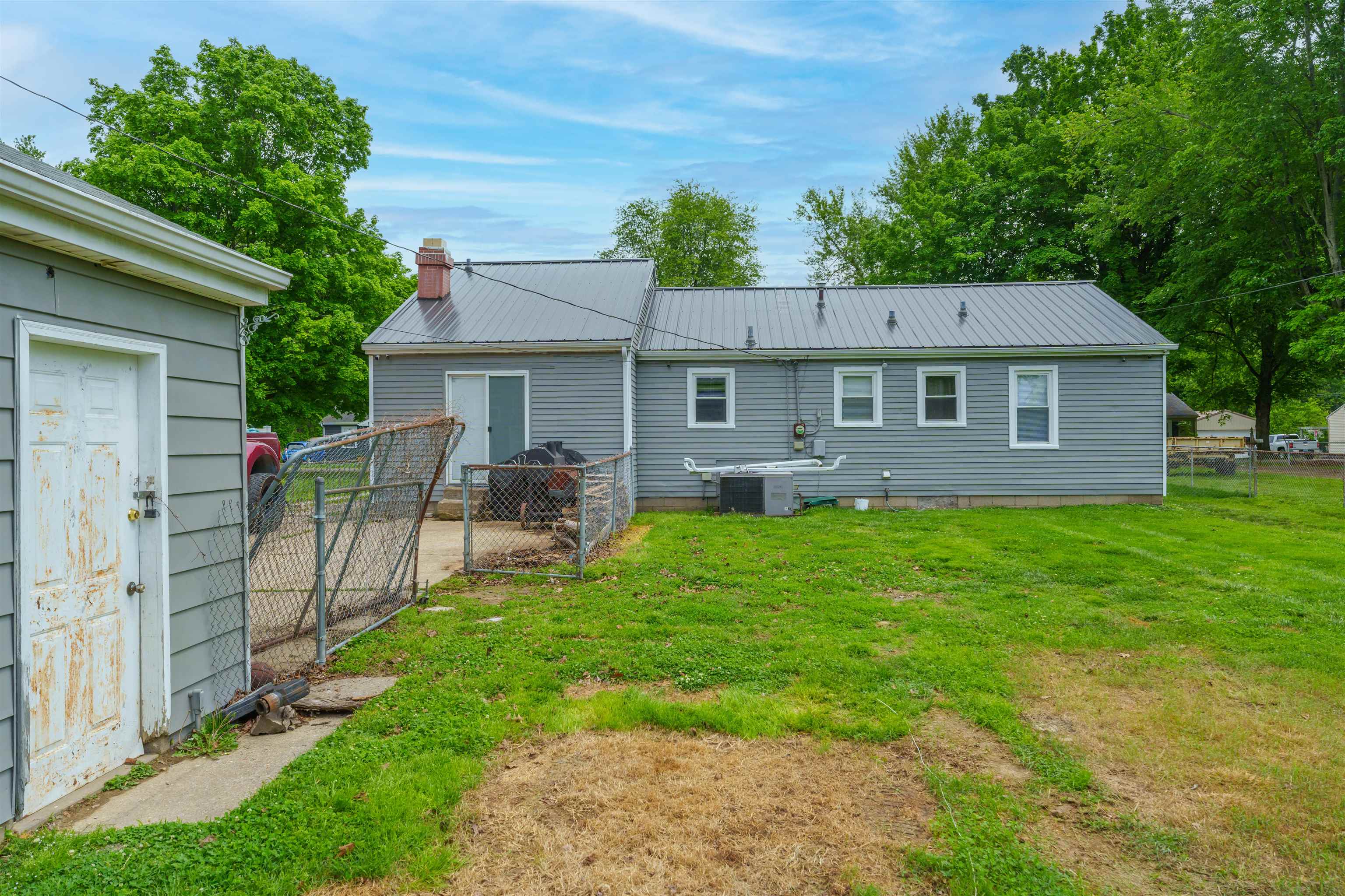 5117 Grandview Drive, Owensboro, Kentucky 42303, 3 Bedrooms Bedrooms, ,2 BathroomsBathrooms,Single Family Residence,For Sale,Grandview Drive,89605