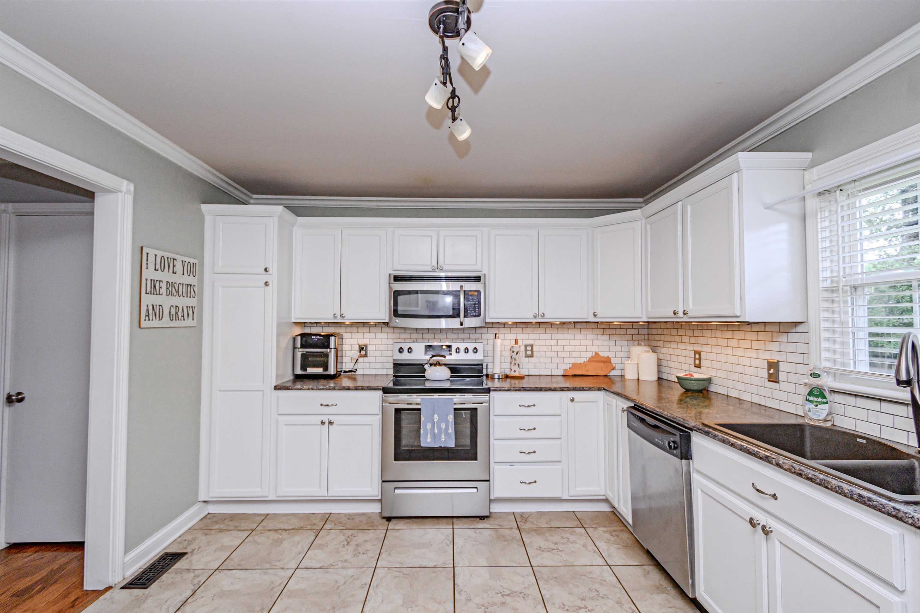 2508 Cherokee Dr, Owensboro, Kentucky 42301, 4 Bedrooms Bedrooms, ,2 BathroomsBathrooms,Single Family Residence,For Sale,Cherokee Dr,89607