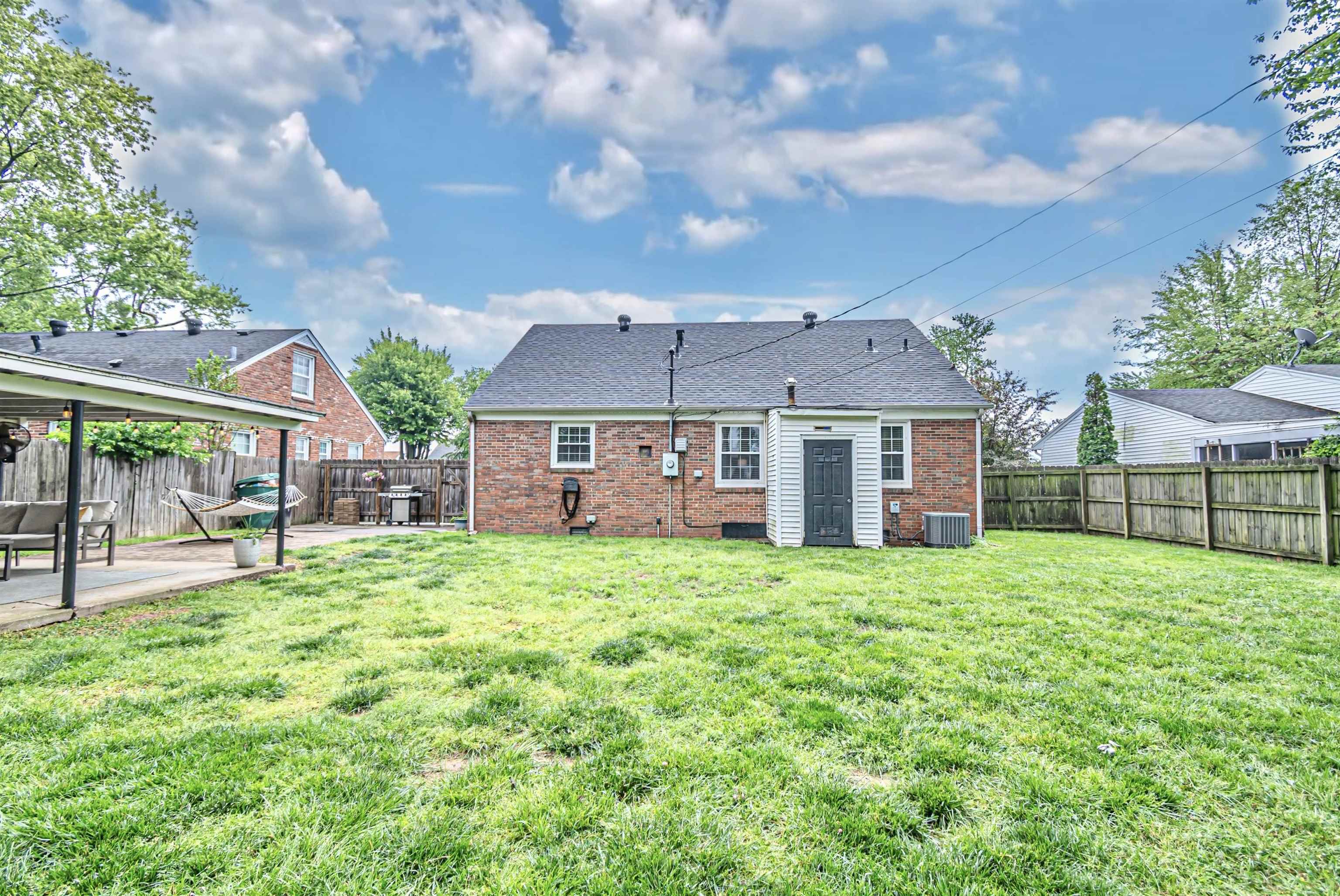 2508 Cherokee Dr, Owensboro, Kentucky 42301, 4 Bedrooms Bedrooms, ,2 BathroomsBathrooms,Single Family Residence,For Sale,Cherokee Dr,89607