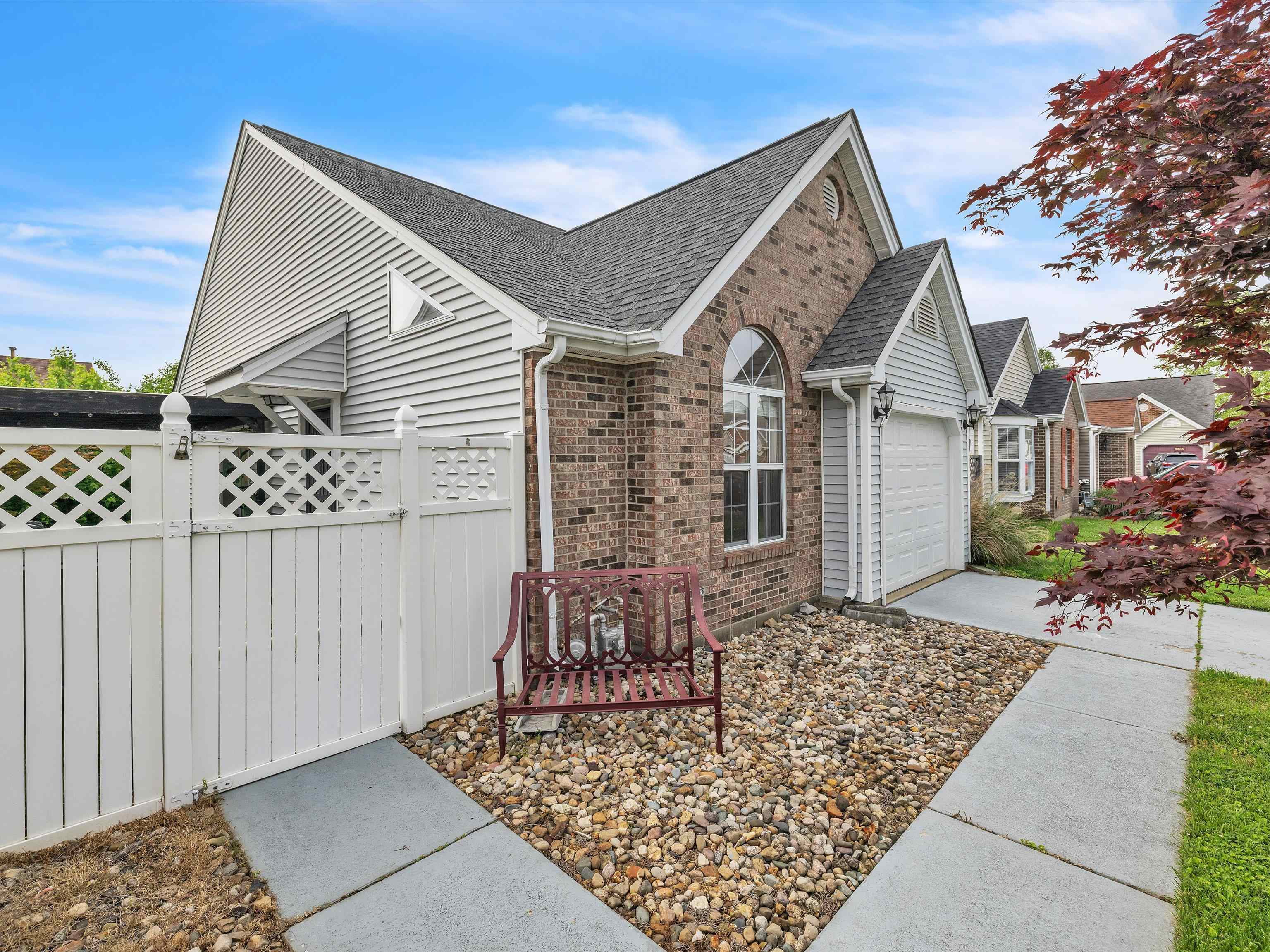 2521 Lake Pointe, Owensboro, Kentucky 42301, 2 Bedrooms Bedrooms, ,2 BathroomsBathrooms,Single Family Residence,For Sale,Lake Pointe,89609