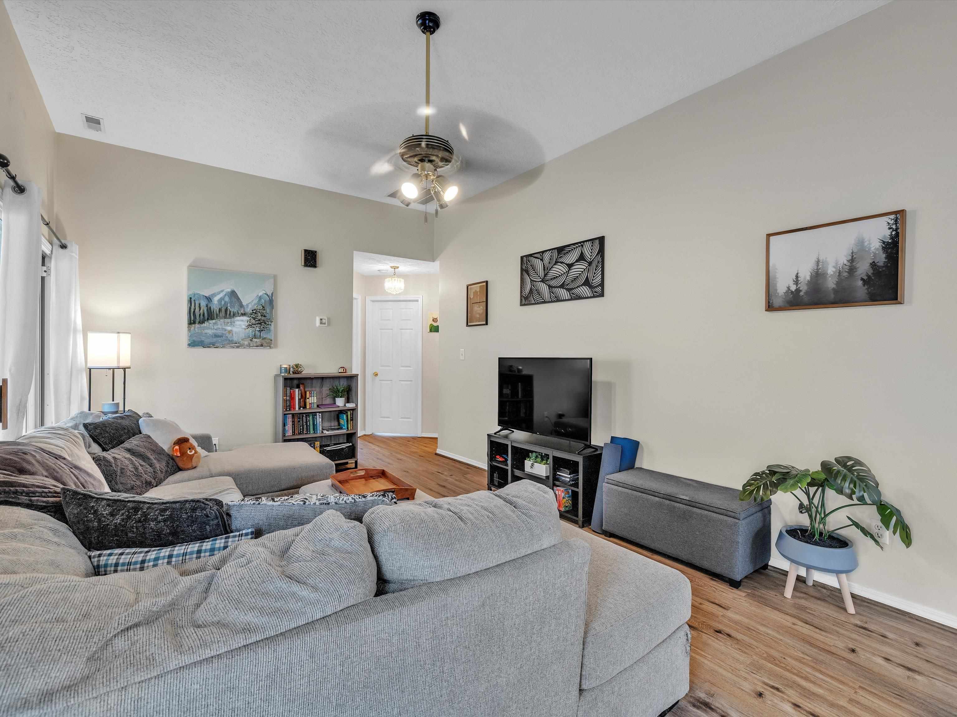 2521 Lake Pointe, Owensboro, Kentucky 42301, 2 Bedrooms Bedrooms, ,2 BathroomsBathrooms,Single Family Residence,For Sale,Lake Pointe,89609