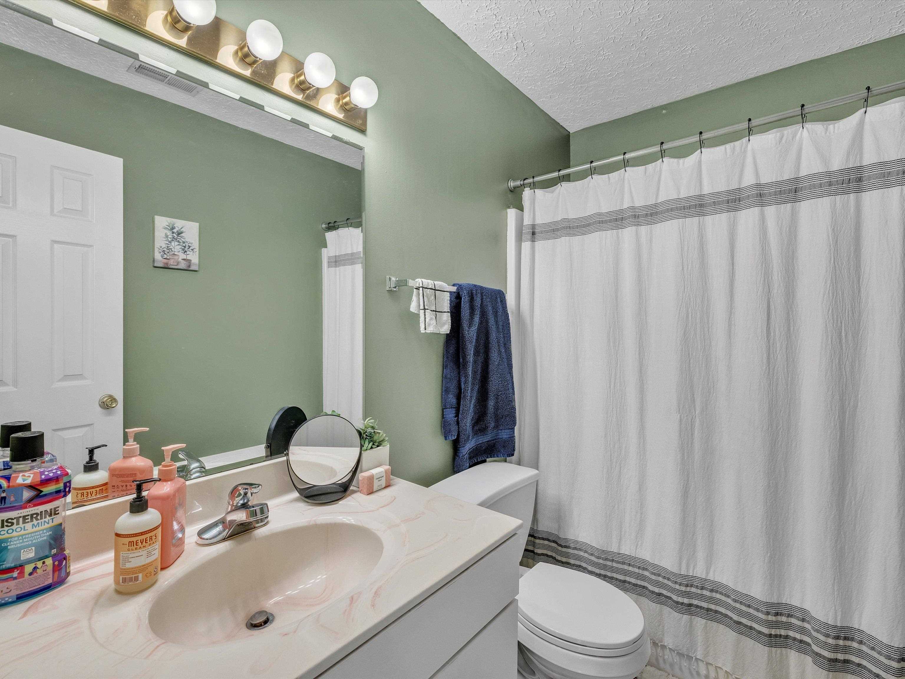 2521 Lake Pointe, Owensboro, Kentucky 42301, 2 Bedrooms Bedrooms, ,2 BathroomsBathrooms,Single Family Residence,For Sale,Lake Pointe,89609