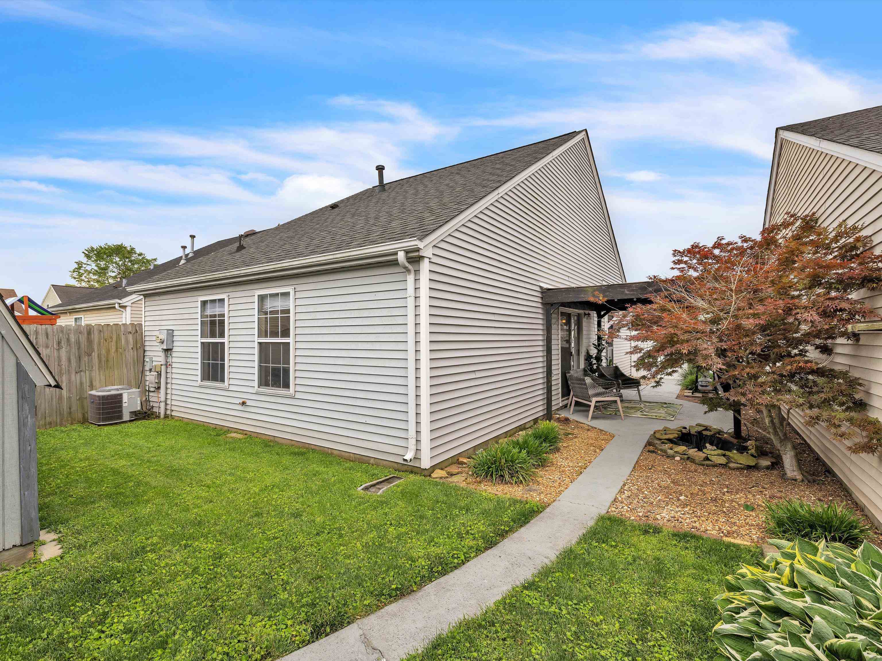 2521 Lake Pointe, Owensboro, Kentucky 42301, 2 Bedrooms Bedrooms, ,2 BathroomsBathrooms,Single Family Residence,For Sale,Lake Pointe,89609