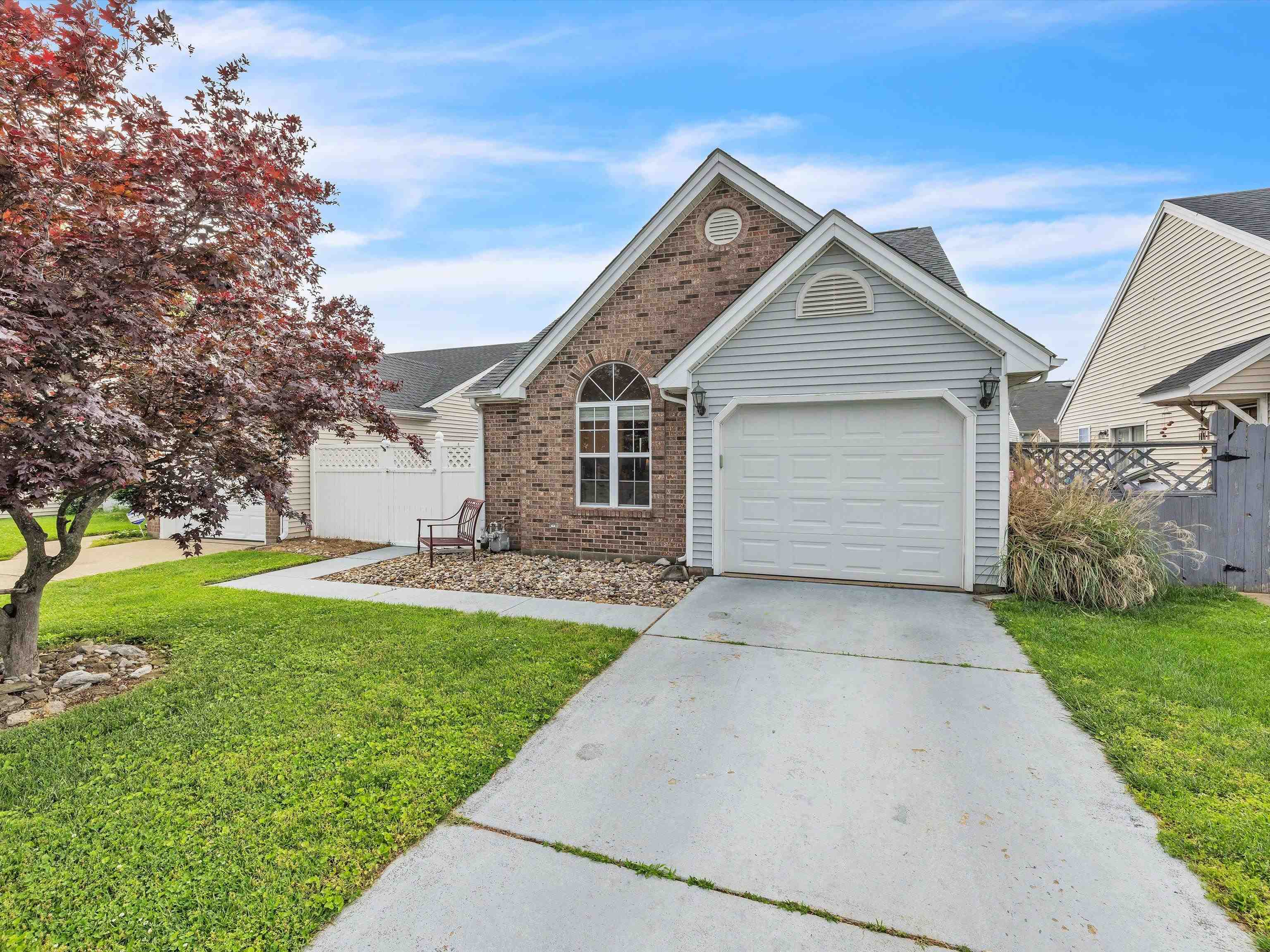 2521 Lake Pointe, Owensboro, Kentucky 42301, 2 Bedrooms Bedrooms, ,2 BathroomsBathrooms,Single Family Residence,For Sale,Lake Pointe,89609