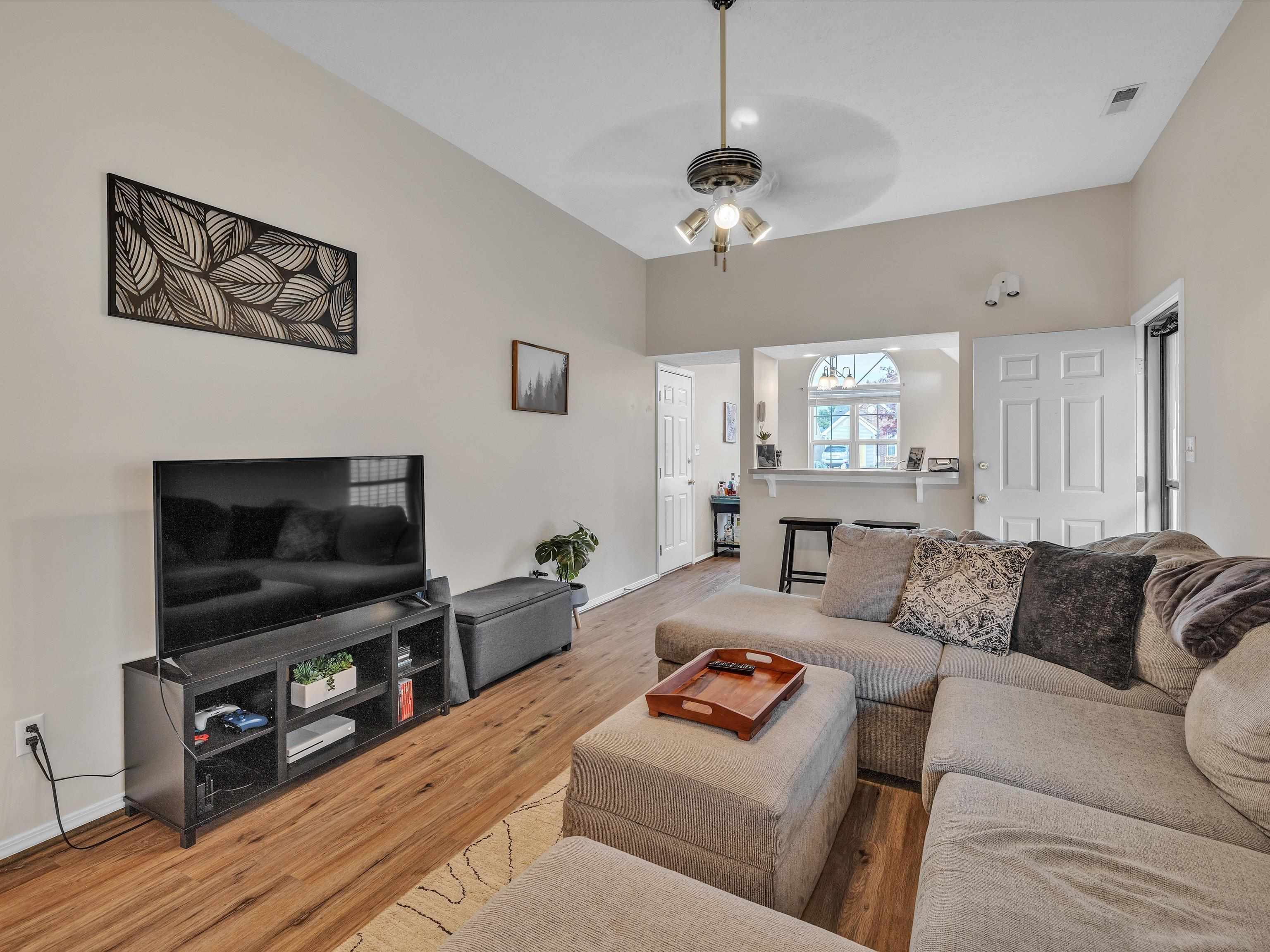 2521 Lake Pointe, Owensboro, Kentucky 42301, 2 Bedrooms Bedrooms, ,2 BathroomsBathrooms,Single Family Residence,For Sale,Lake Pointe,89609