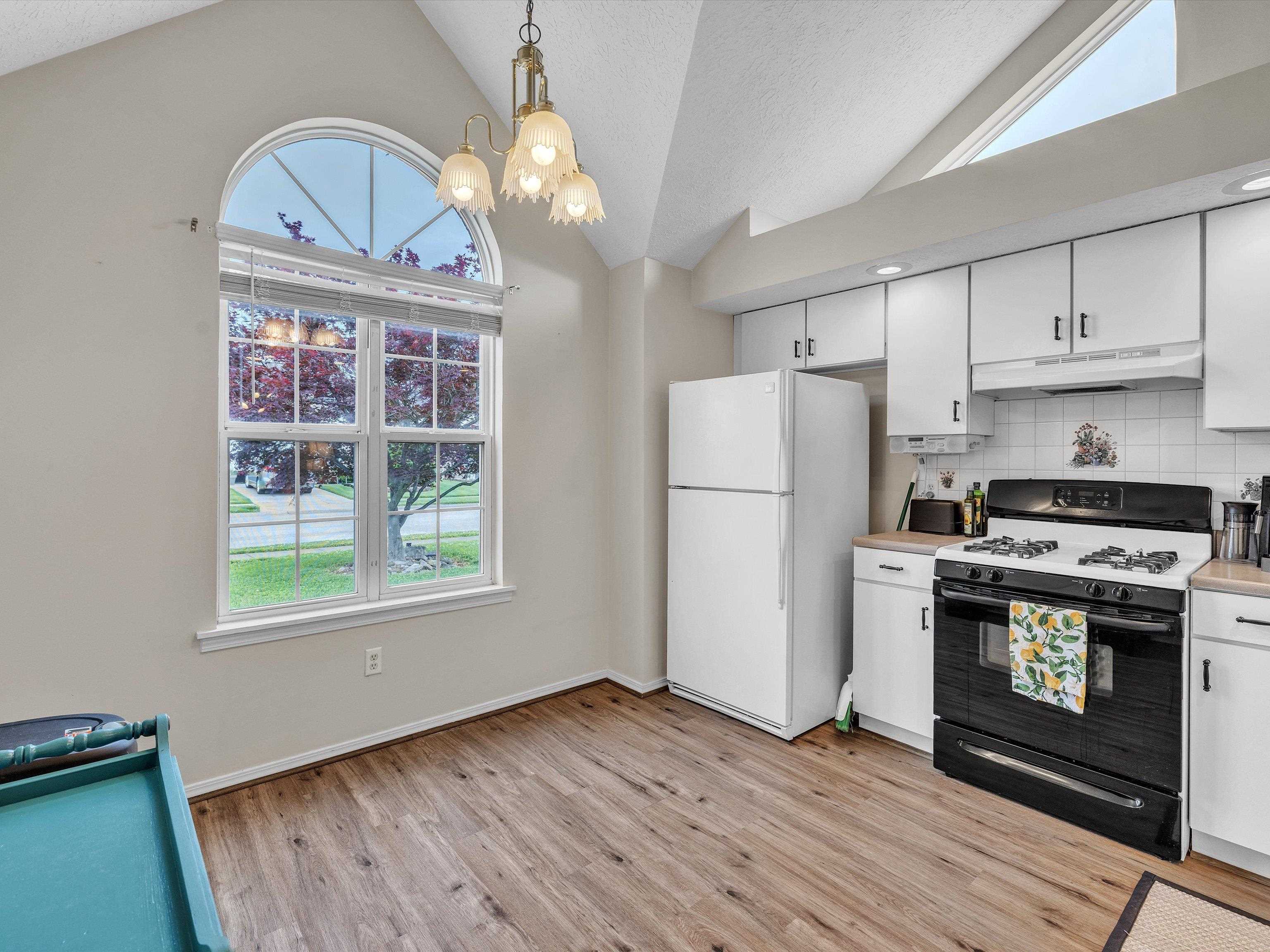 2521 Lake Pointe, Owensboro, Kentucky 42301, 2 Bedrooms Bedrooms, ,2 BathroomsBathrooms,Single Family Residence,For Sale,Lake Pointe,89609