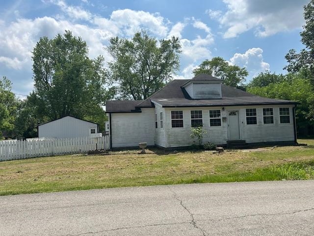 202 5th Street, Cloverport, Kentucky 40111, 3 Bedrooms Bedrooms, ,2 BathroomsBathrooms,Single Family Residence,For Sale,5th Street,89614