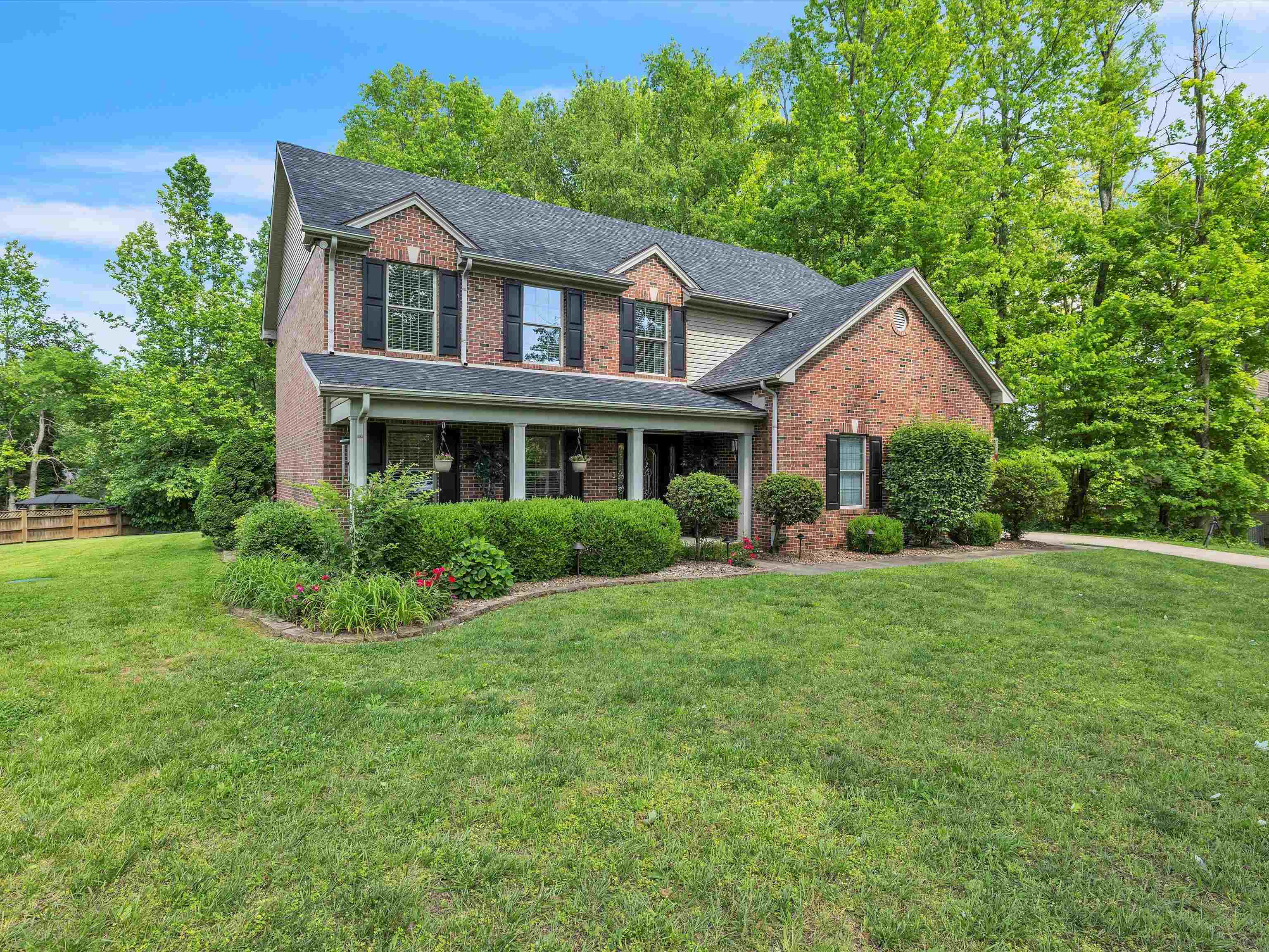 5219 Woodpointe Ct., Owensboro, Kentucky 42303-9999, 4 Bedrooms Bedrooms, ,2 BathroomsBathrooms,Single Family Residence,For Sale,Woodpointe Ct.,89617