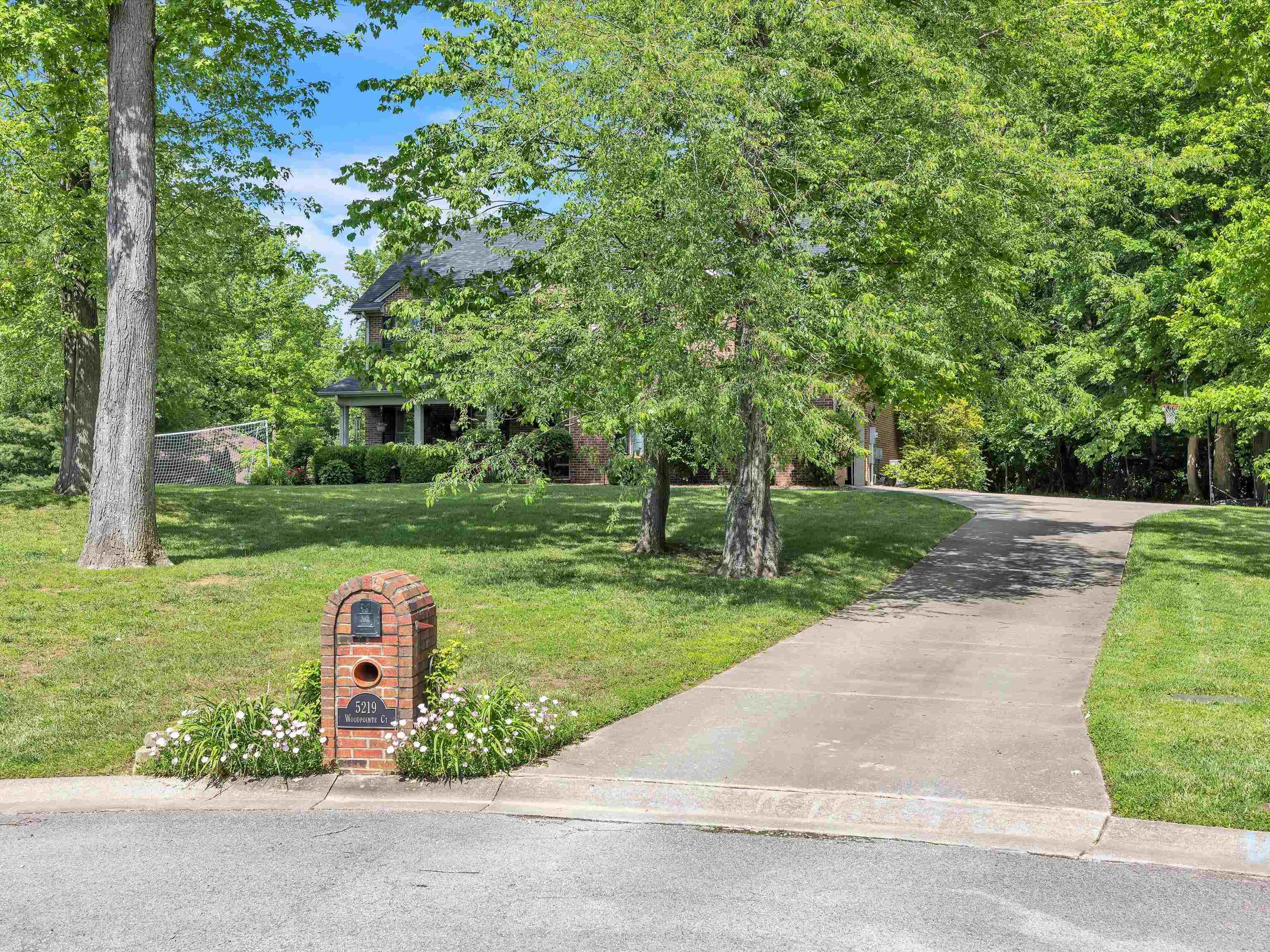 5219 Woodpointe Ct., Owensboro, Kentucky 42303-9999, 4 Bedrooms Bedrooms, ,2 BathroomsBathrooms,Single Family Residence,For Sale,Woodpointe Ct.,89617