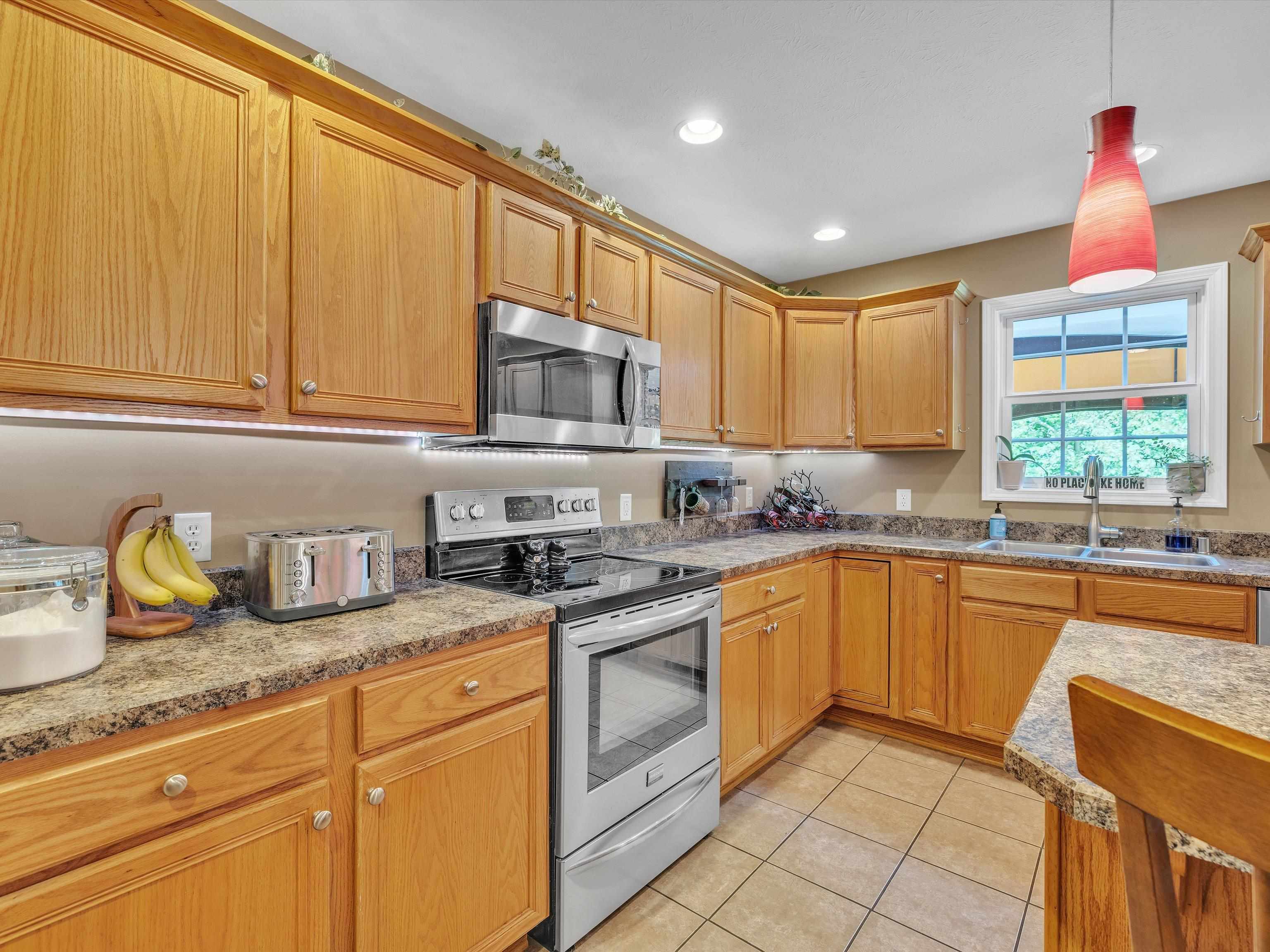 5219 Woodpointe Ct., Owensboro, Kentucky 42303-9999, 4 Bedrooms Bedrooms, ,2 BathroomsBathrooms,Single Family Residence,For Sale,Woodpointe Ct.,89617