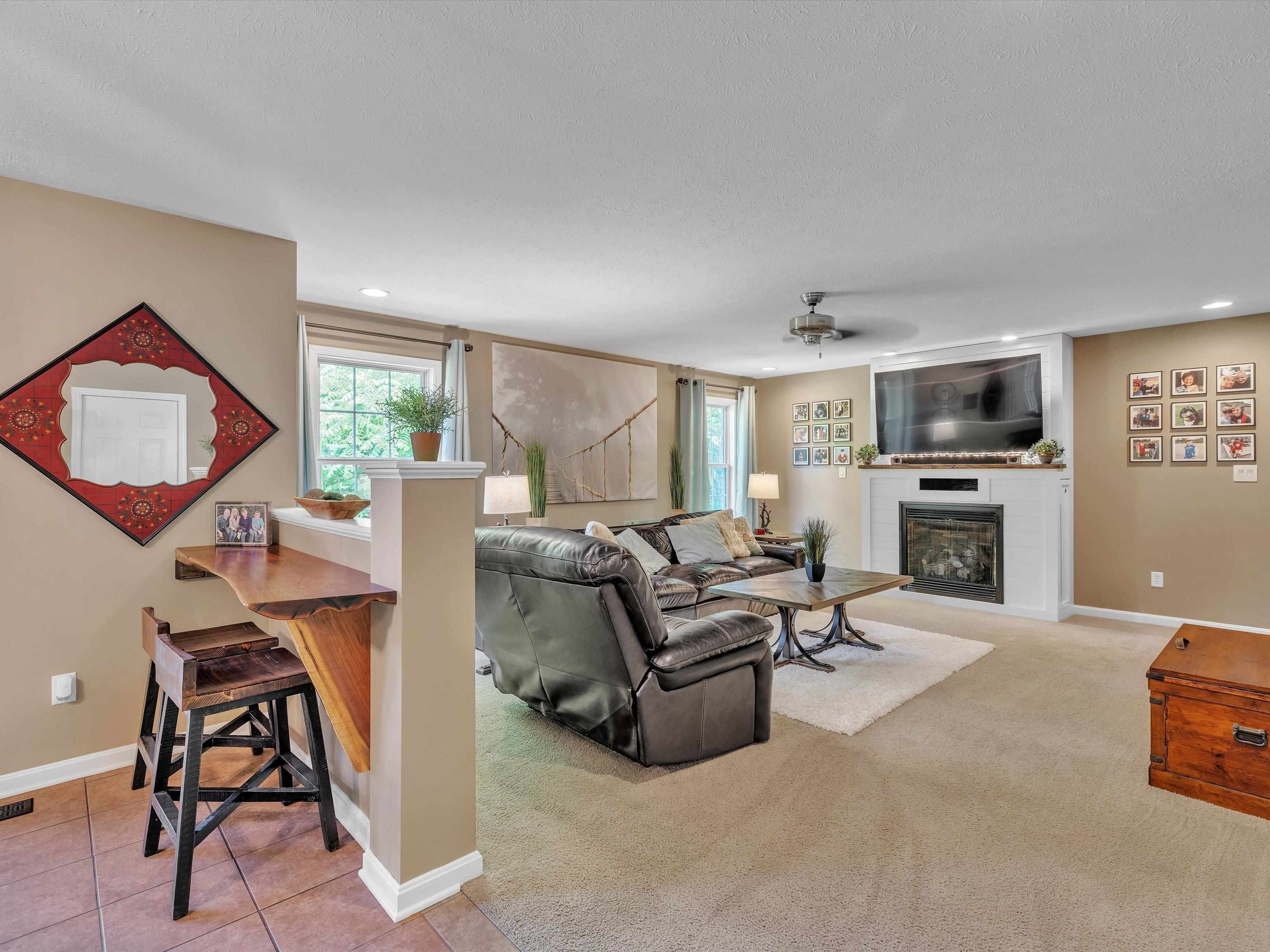 5219 Woodpointe Ct., Owensboro, Kentucky 42303-9999, 4 Bedrooms Bedrooms, ,2 BathroomsBathrooms,Single Family Residence,For Sale,Woodpointe Ct.,89617