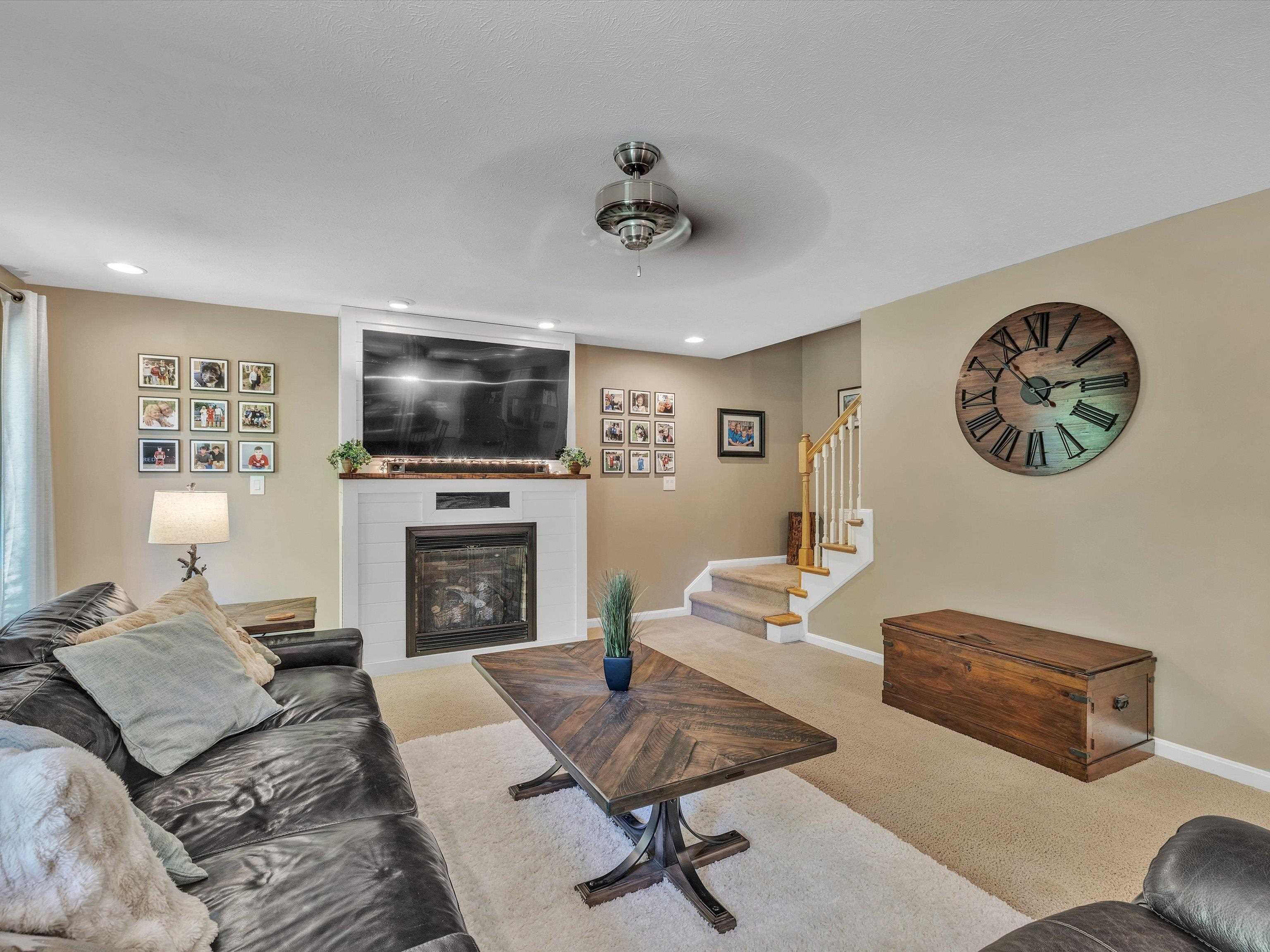 5219 Woodpointe Ct., Owensboro, Kentucky 42303-9999, 4 Bedrooms Bedrooms, ,2 BathroomsBathrooms,Single Family Residence,For Sale,Woodpointe Ct.,89617