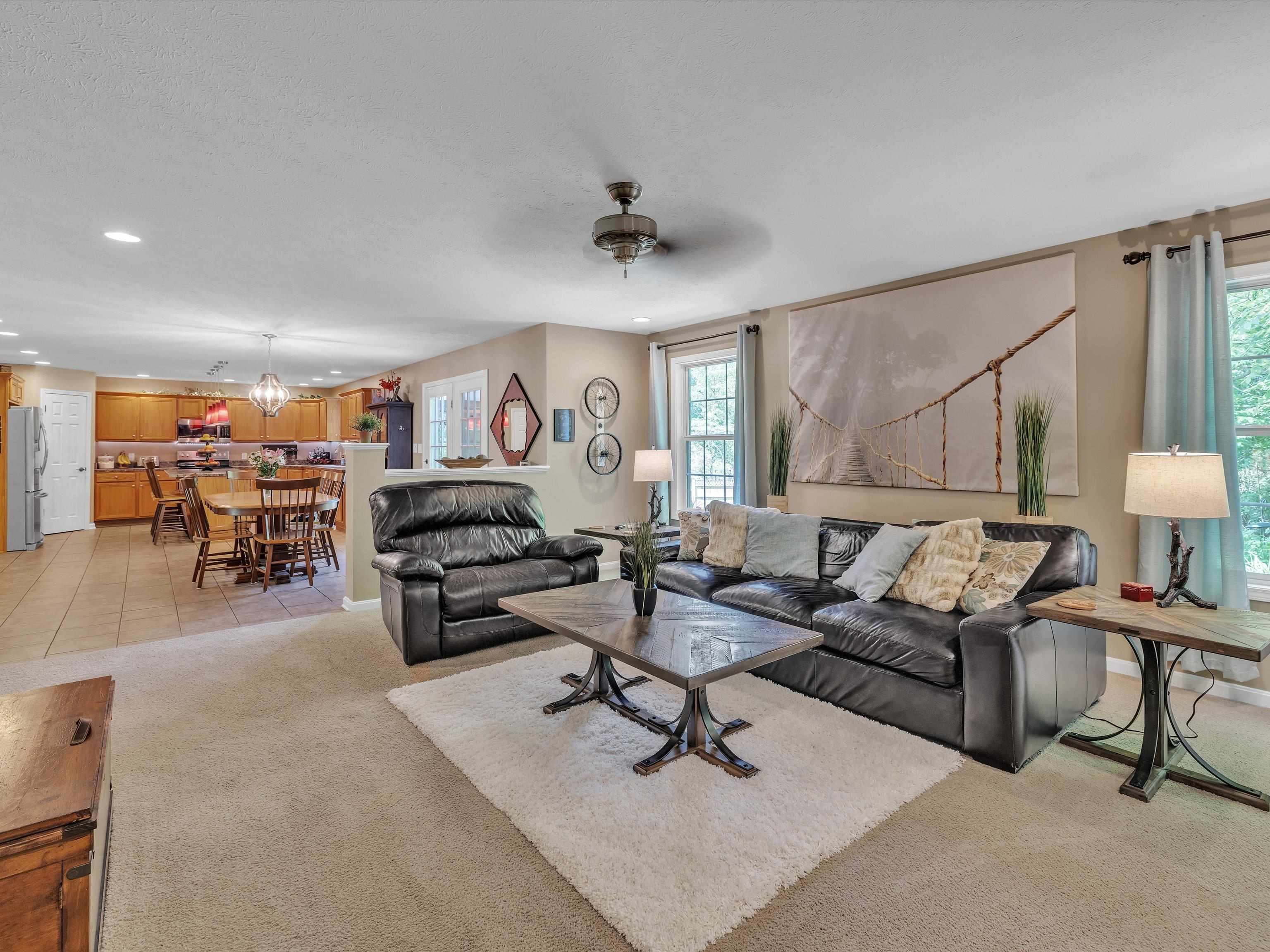 5219 Woodpointe Ct., Owensboro, Kentucky 42303-9999, 4 Bedrooms Bedrooms, ,2 BathroomsBathrooms,Single Family Residence,For Sale,Woodpointe Ct.,89617