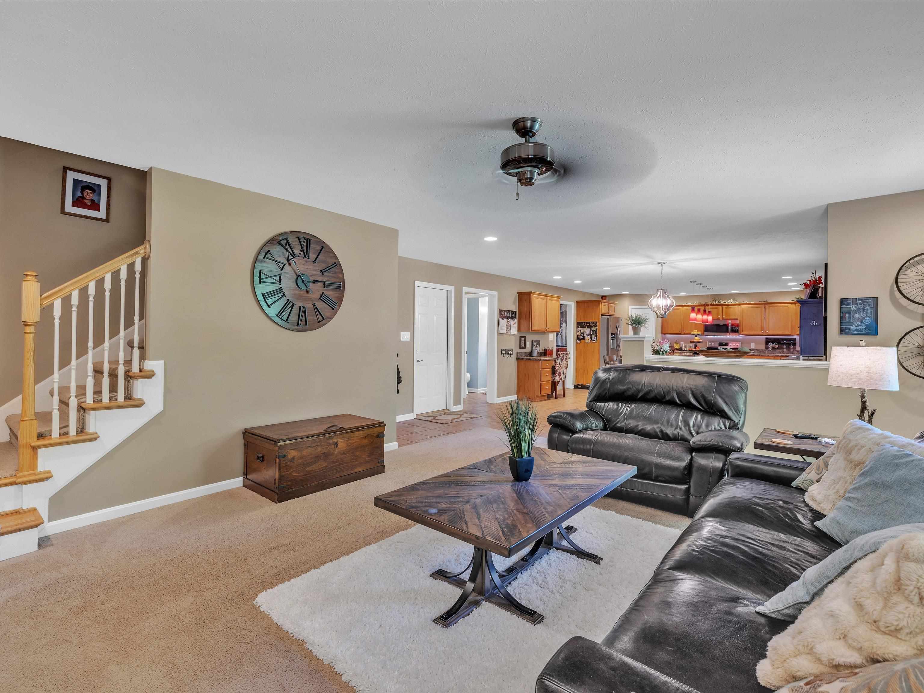 5219 Woodpointe Ct., Owensboro, Kentucky 42303-9999, 4 Bedrooms Bedrooms, ,2 BathroomsBathrooms,Single Family Residence,For Sale,Woodpointe Ct.,89617