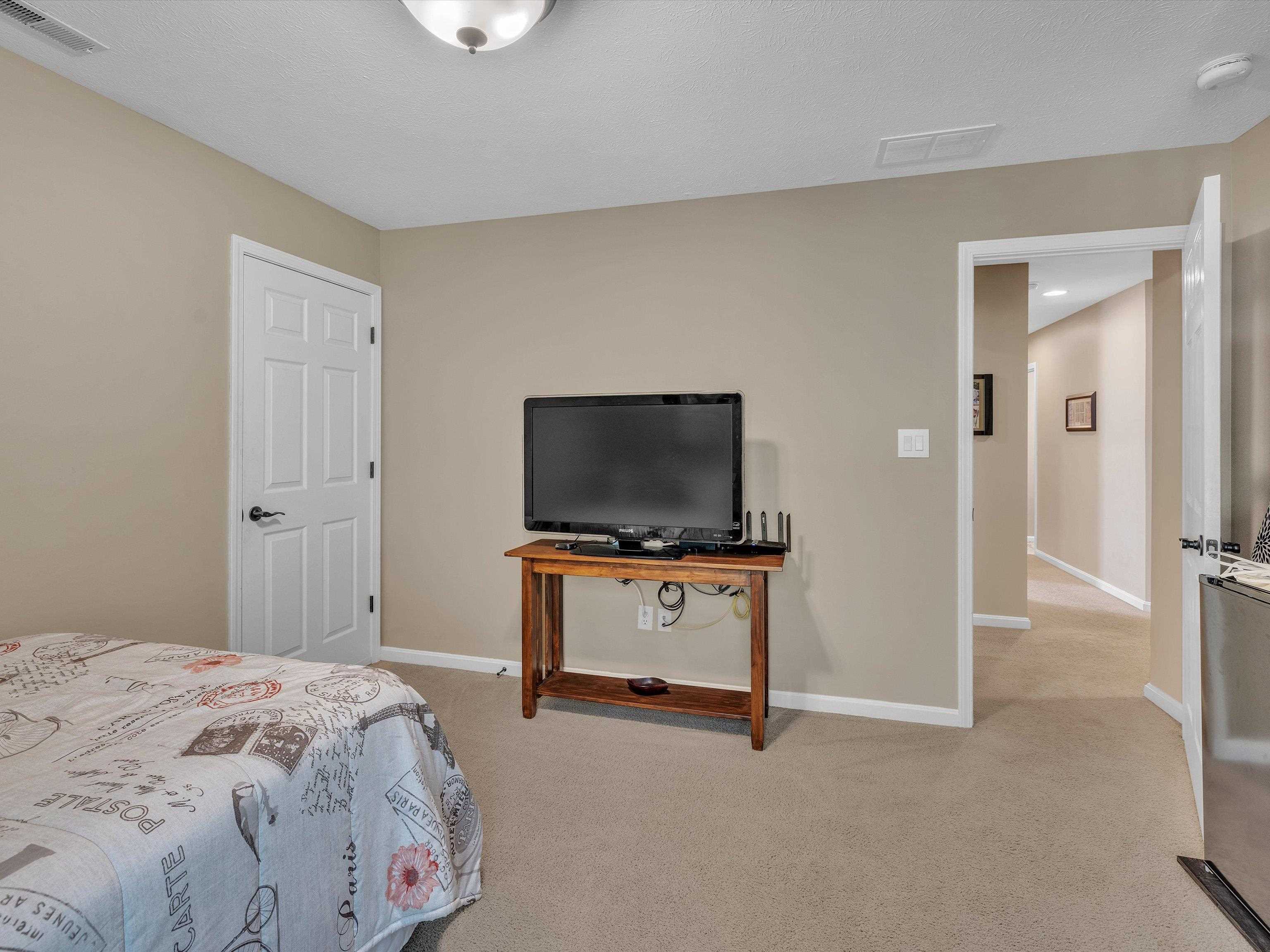 5219 Woodpointe Ct., Owensboro, Kentucky 42303-9999, 4 Bedrooms Bedrooms, ,2 BathroomsBathrooms,Single Family Residence,For Sale,Woodpointe Ct.,89617