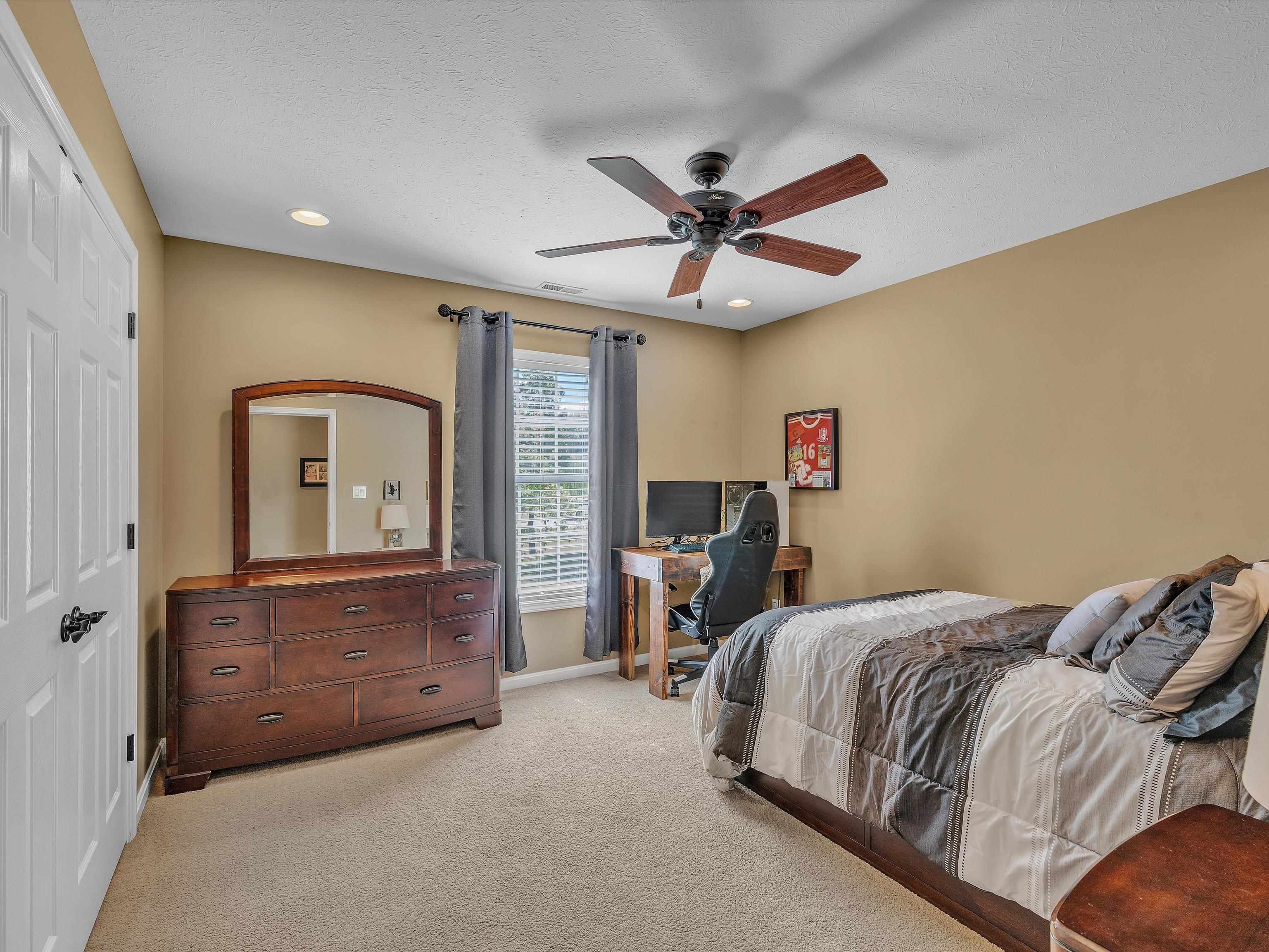 5219 Woodpointe Ct., Owensboro, Kentucky 42303-9999, 4 Bedrooms Bedrooms, ,2 BathroomsBathrooms,Single Family Residence,For Sale,Woodpointe Ct.,89617
