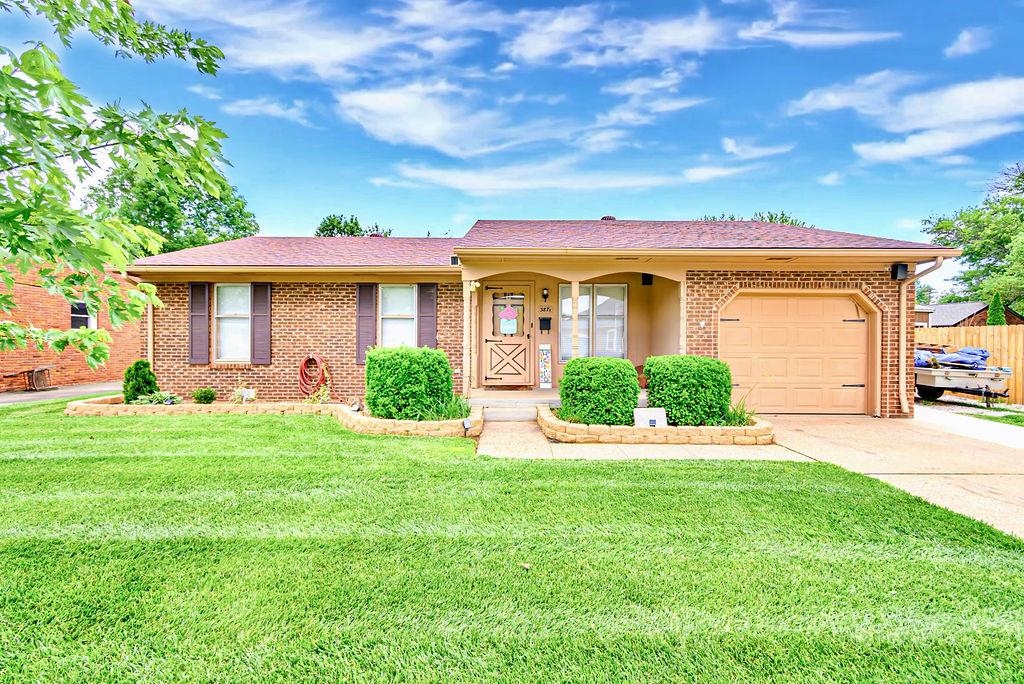 3871 Thresher Street, Owensboro, Kentucky 42301, 3 Bedrooms Bedrooms, ,1 BathroomBathrooms,Single Family Residence,For Sale,Thresher Street,89623