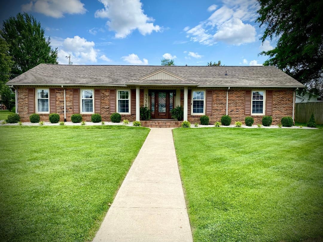 1738 College Dr, Owensboro, Kentucky 42301, 4 Bedrooms Bedrooms, ,2 BathroomsBathrooms,Single Family Residence,For Sale,College Dr,89624