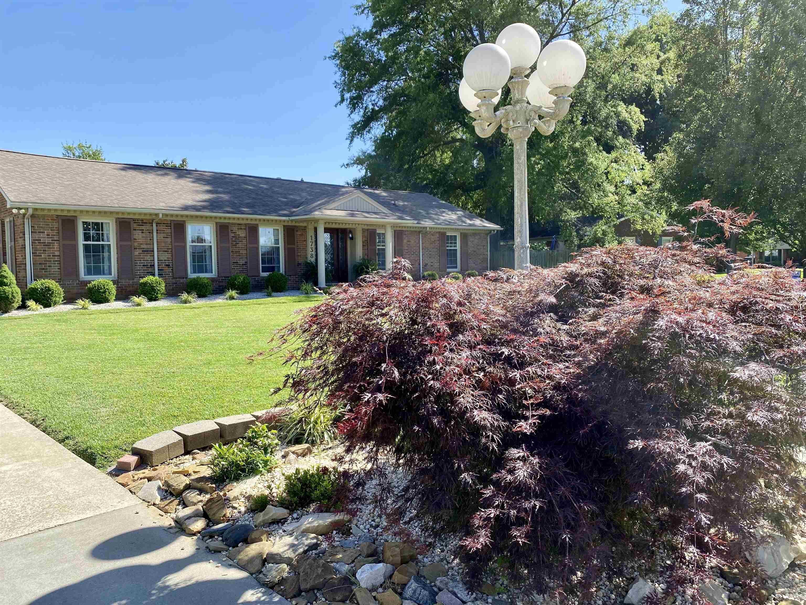 1738 College Dr, Owensboro, Kentucky 42301, 4 Bedrooms Bedrooms, ,2 BathroomsBathrooms,Single Family Residence,For Sale,College Dr,89624
