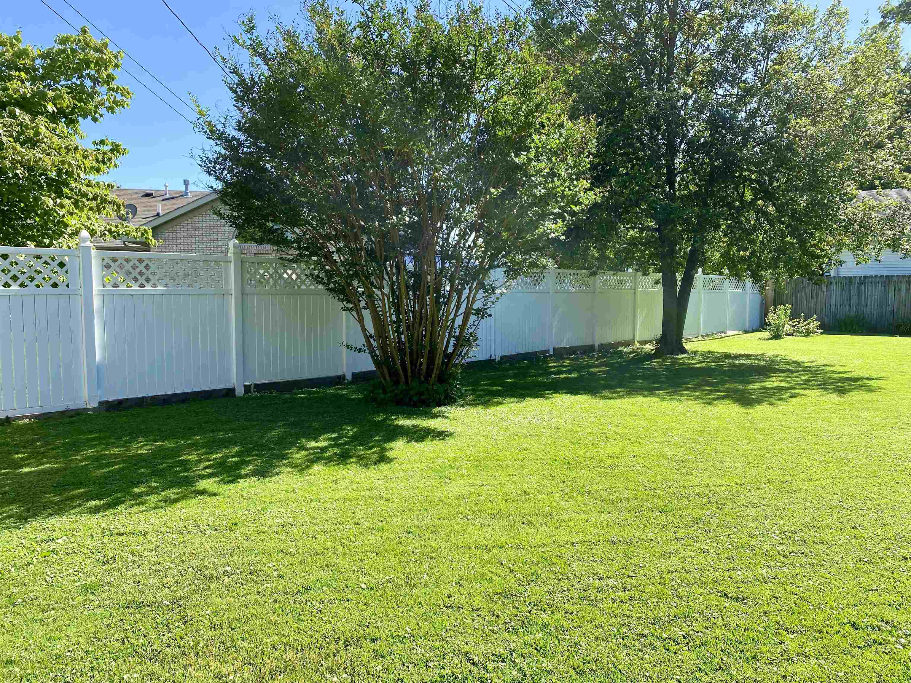 1738 College Dr, Owensboro, Kentucky 42301, 4 Bedrooms Bedrooms, ,2 BathroomsBathrooms,Single Family Residence,For Sale,College Dr,89624