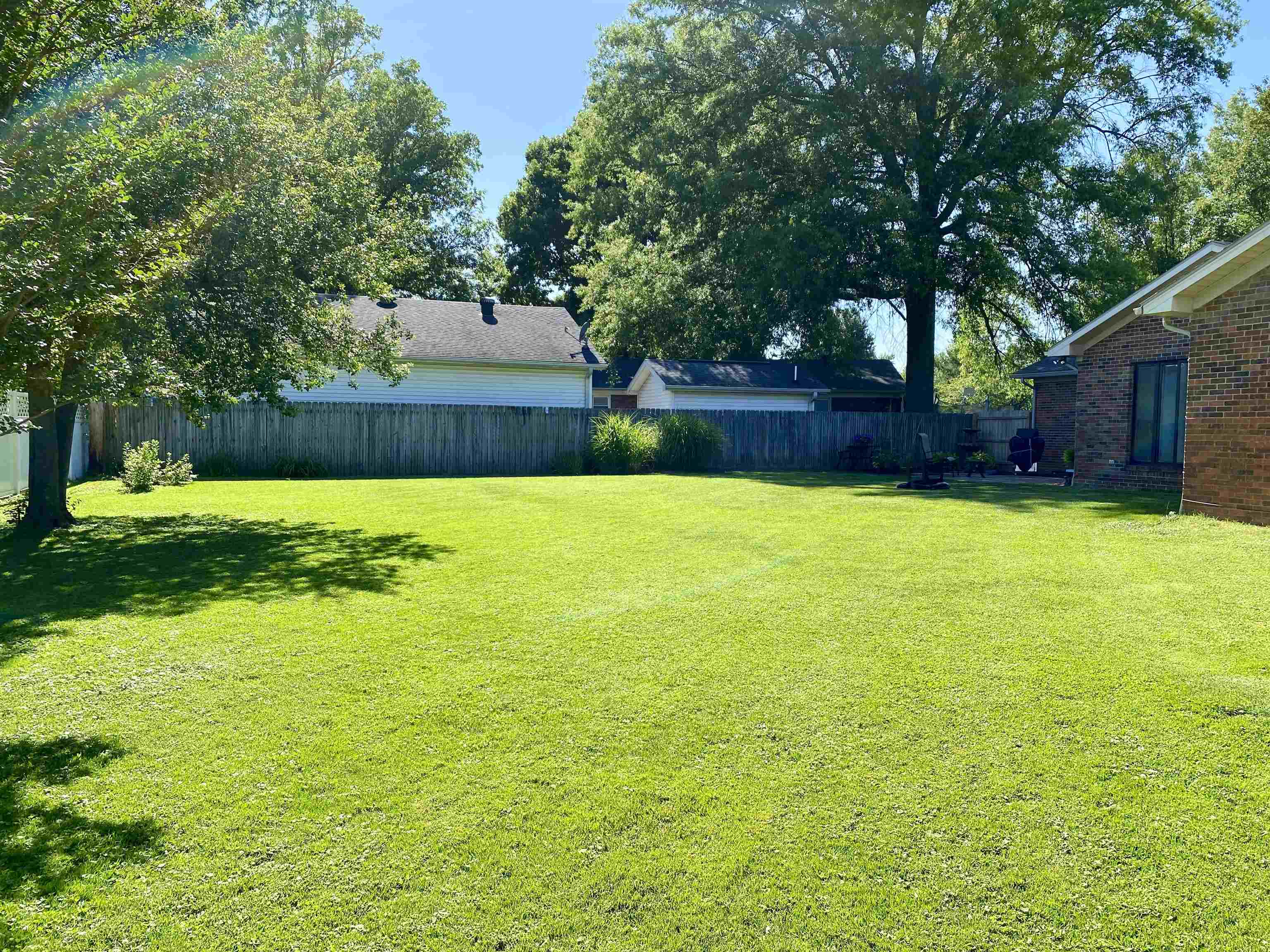 1738 College Dr, Owensboro, Kentucky 42301, 4 Bedrooms Bedrooms, ,2 BathroomsBathrooms,Single Family Residence,For Sale,College Dr,89624