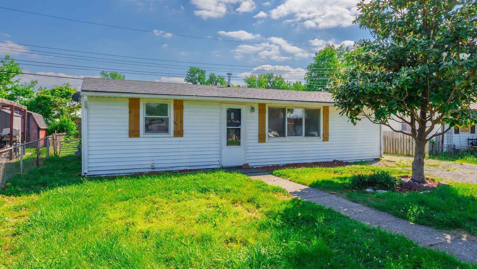 2800 6th Street, Owensboro, Kentucky 42301, 3 Bedrooms Bedrooms, ,1 BathroomBathrooms,Single Family Residence,For Sale,6th Street,89626