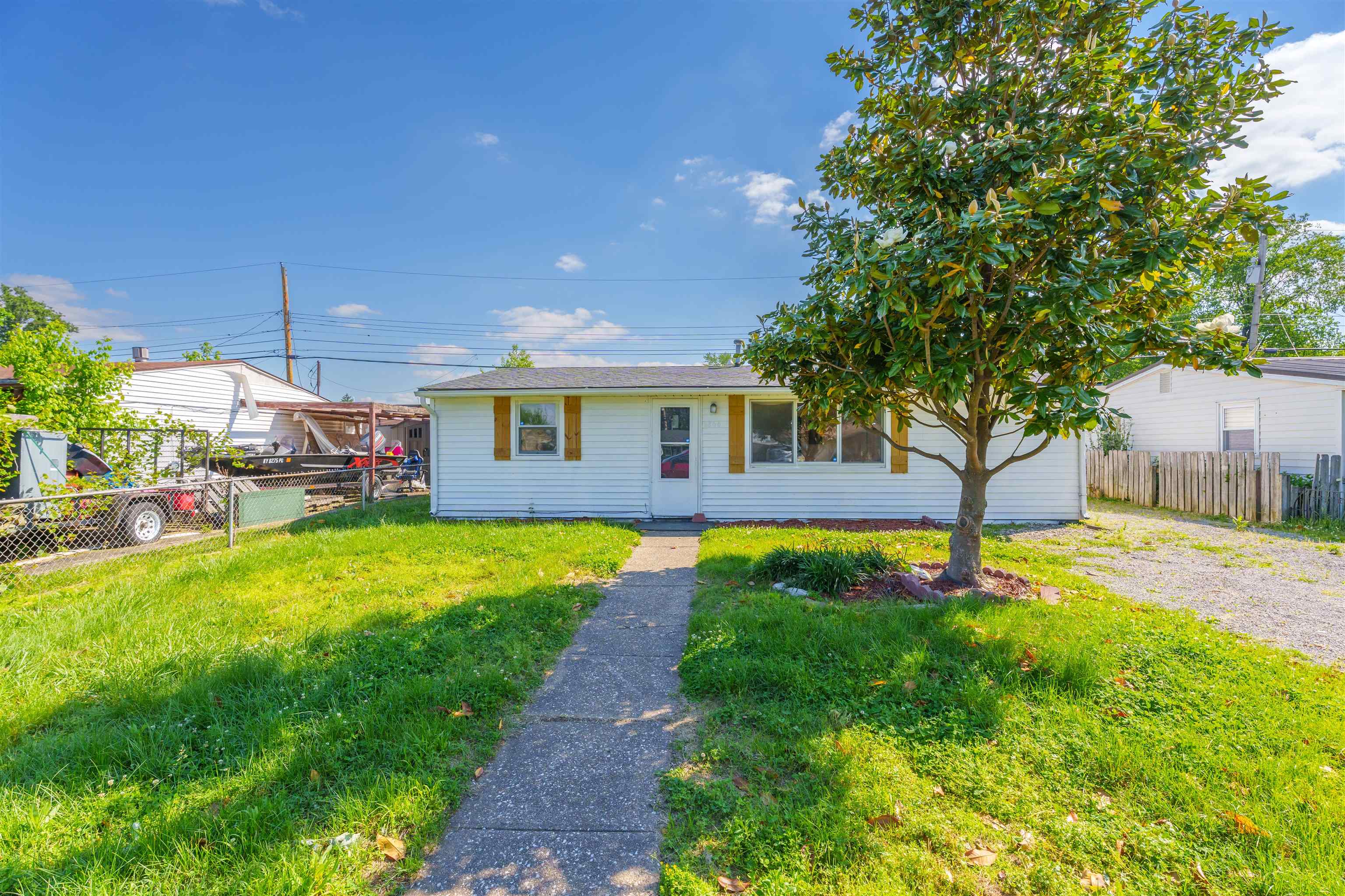 2800 6th Street, Owensboro, Kentucky 42301, 3 Bedrooms Bedrooms, ,1 BathroomBathrooms,Single Family Residence,For Sale,6th Street,89626