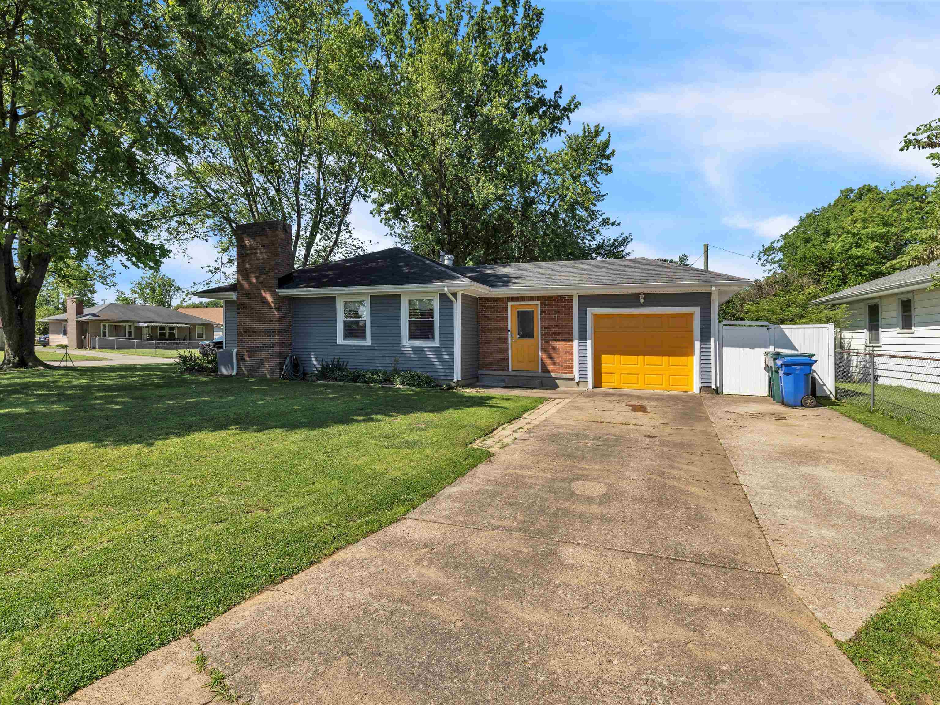 3821 Willow Way, Owensboro, Kentucky 42301, 3 Bedrooms Bedrooms, ,2 BathroomsBathrooms,Single Family Residence,For Sale,Willow Way,89629