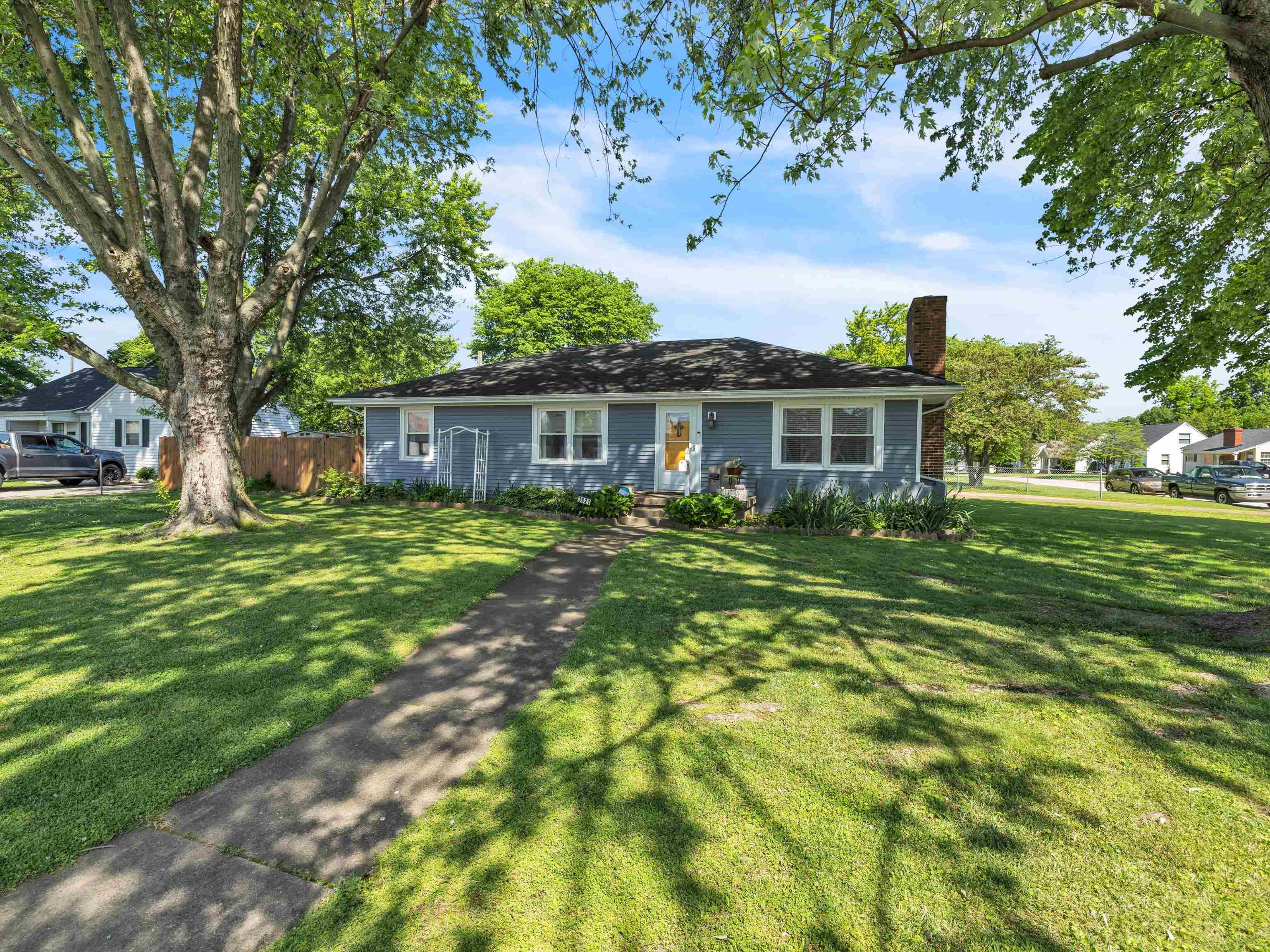 3821 Willow Way, Owensboro, Kentucky 42301, 3 Bedrooms Bedrooms, ,2 BathroomsBathrooms,Single Family Residence,For Sale,Willow Way,89629