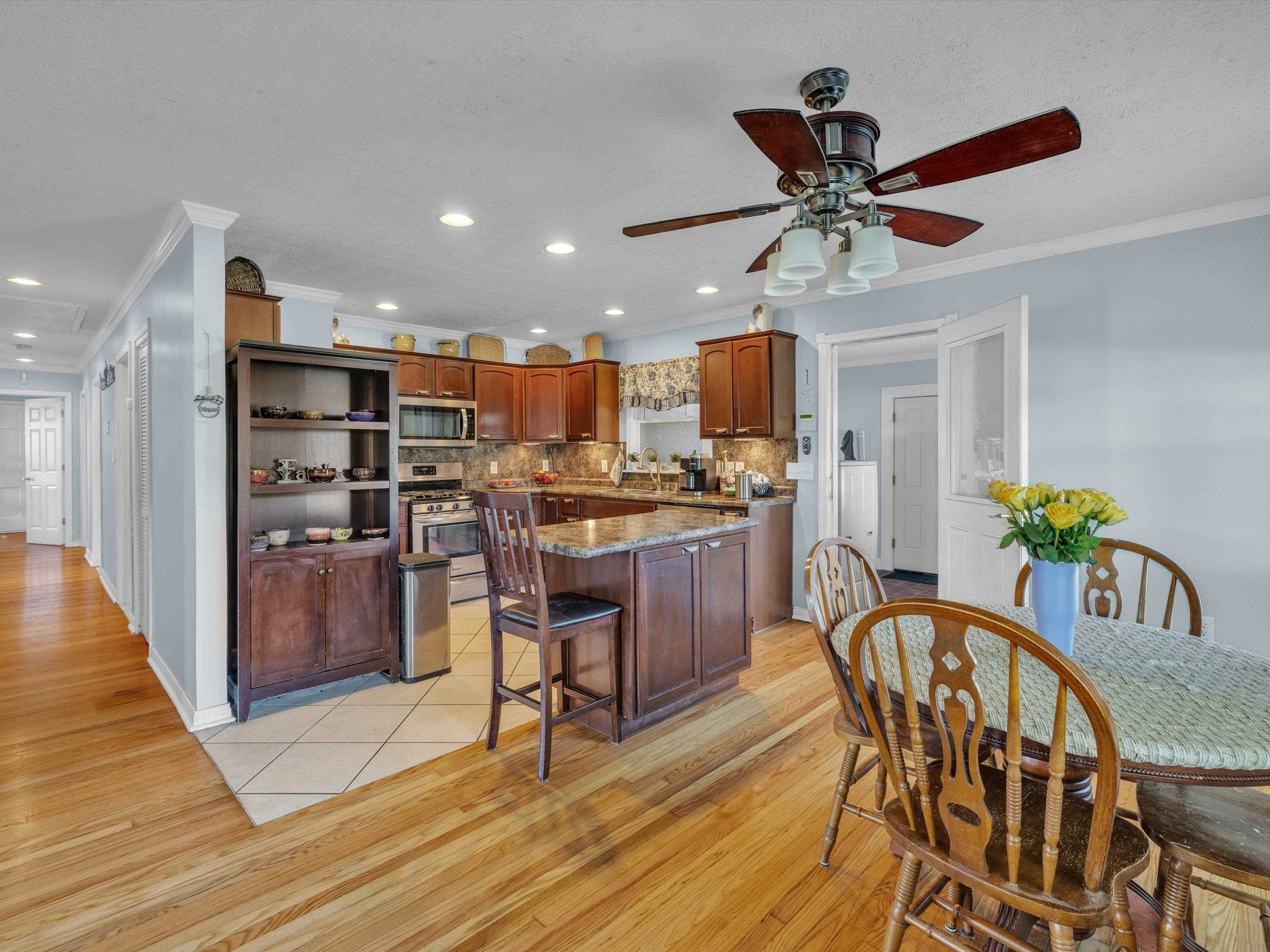 3821 Willow Way, Owensboro, Kentucky 42301, 3 Bedrooms Bedrooms, ,2 BathroomsBathrooms,Single Family Residence,For Sale,Willow Way,89629
