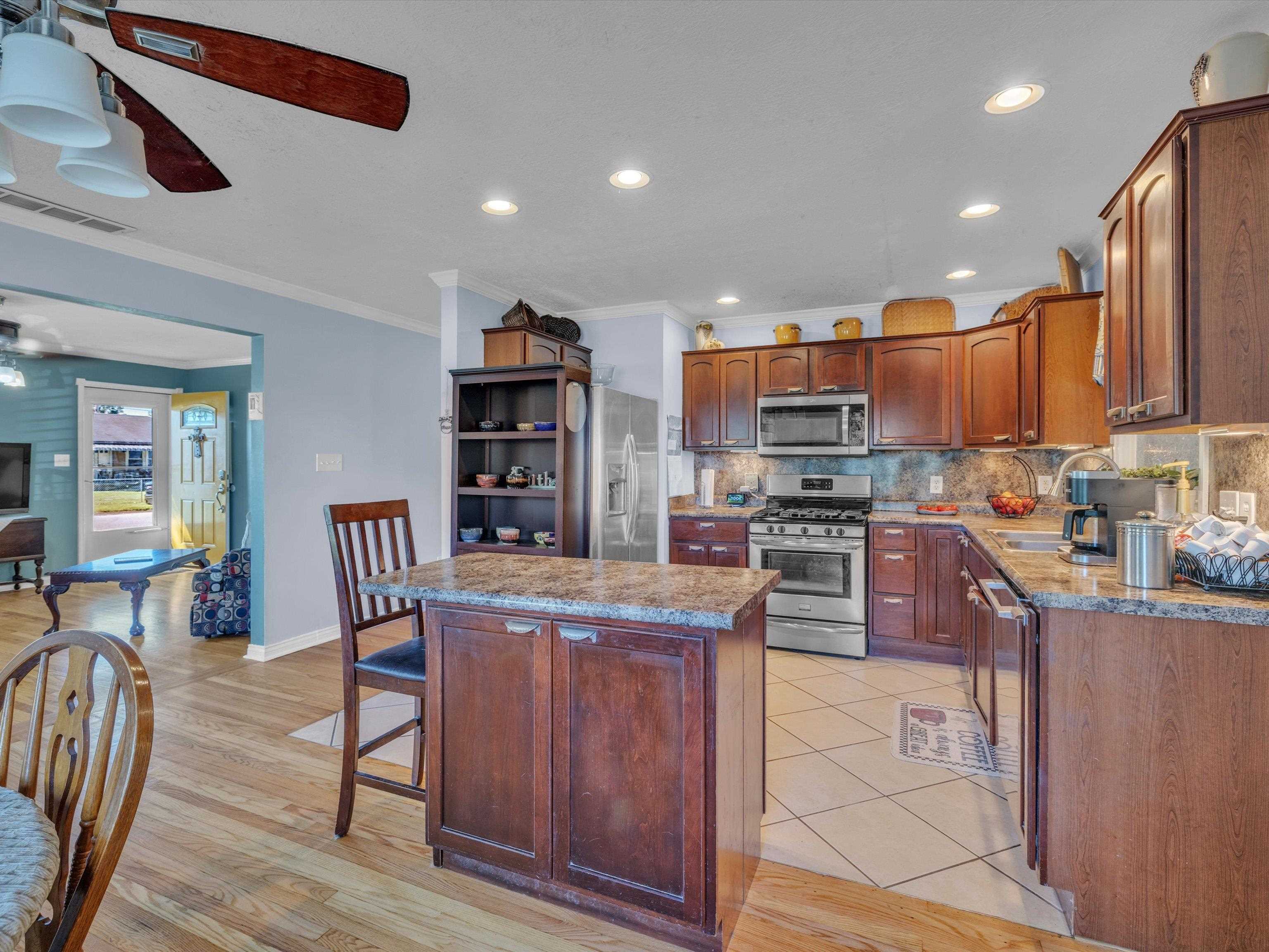 3821 Willow Way, Owensboro, Kentucky 42301, 3 Bedrooms Bedrooms, ,2 BathroomsBathrooms,Single Family Residence,For Sale,Willow Way,89629