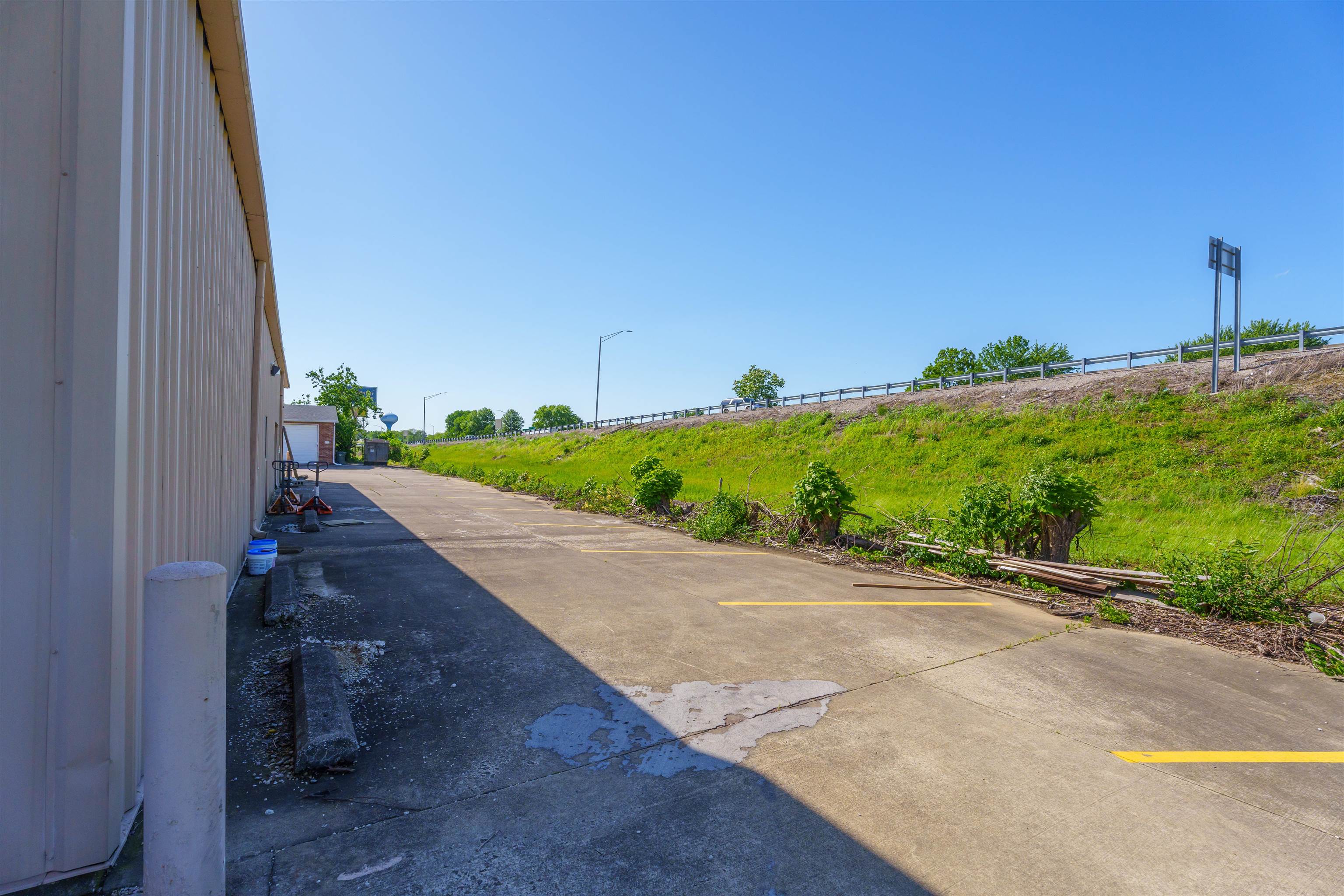 201 Salem Drive, Owensboro, Kentucky 42303, ,Retail,For Sale,Salem Drive,89631