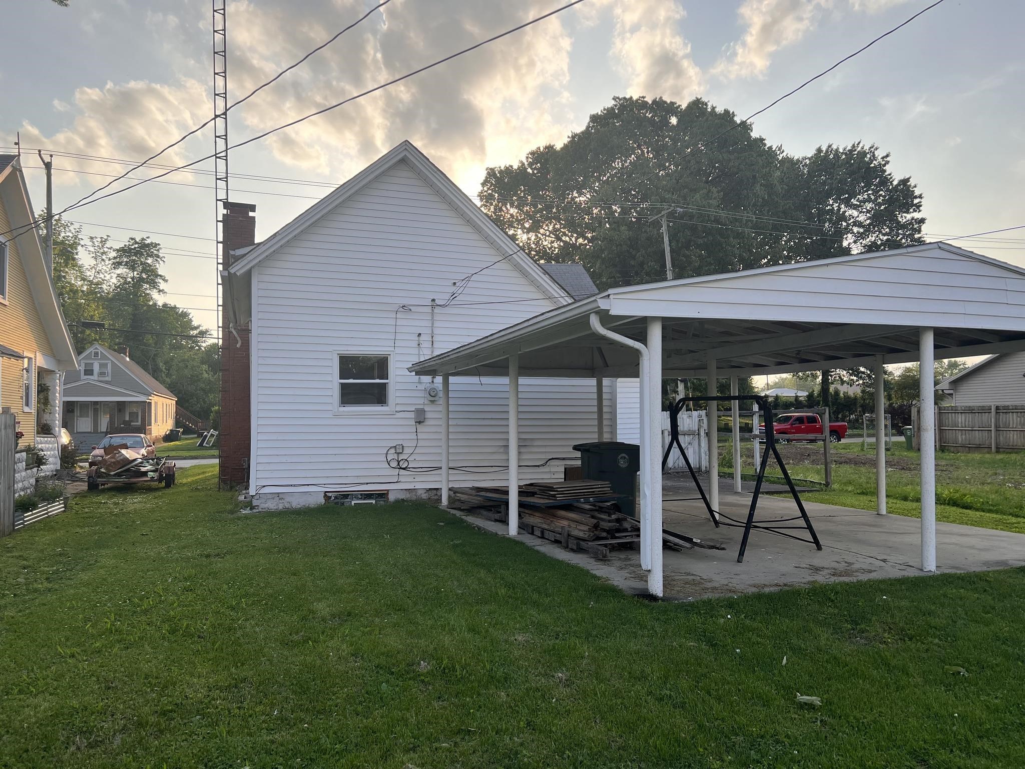 1001 Walnut Street, Owensboro, Kentucky 42301, 4 Bedrooms Bedrooms, ,1 BathroomBathrooms,Single Family Residence,For Sale,Walnut Street,89635