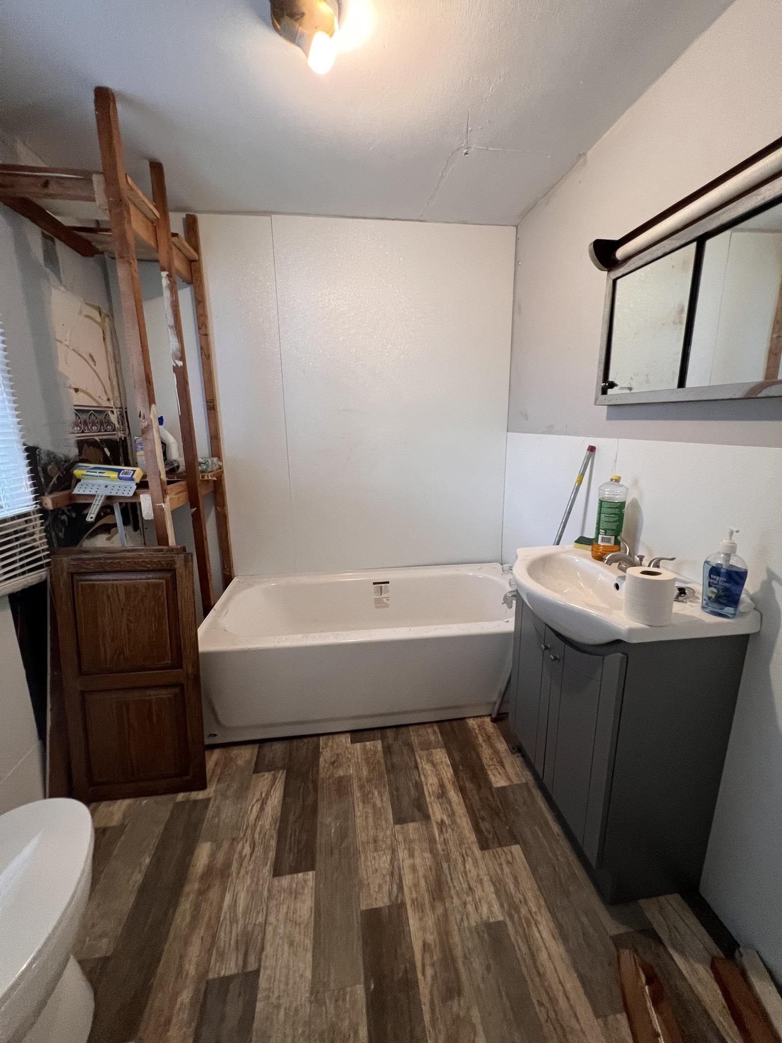 1001 Walnut Street, Owensboro, Kentucky 42301, 4 Bedrooms Bedrooms, ,1 BathroomBathrooms,Single Family Residence,For Sale,Walnut Street,89635