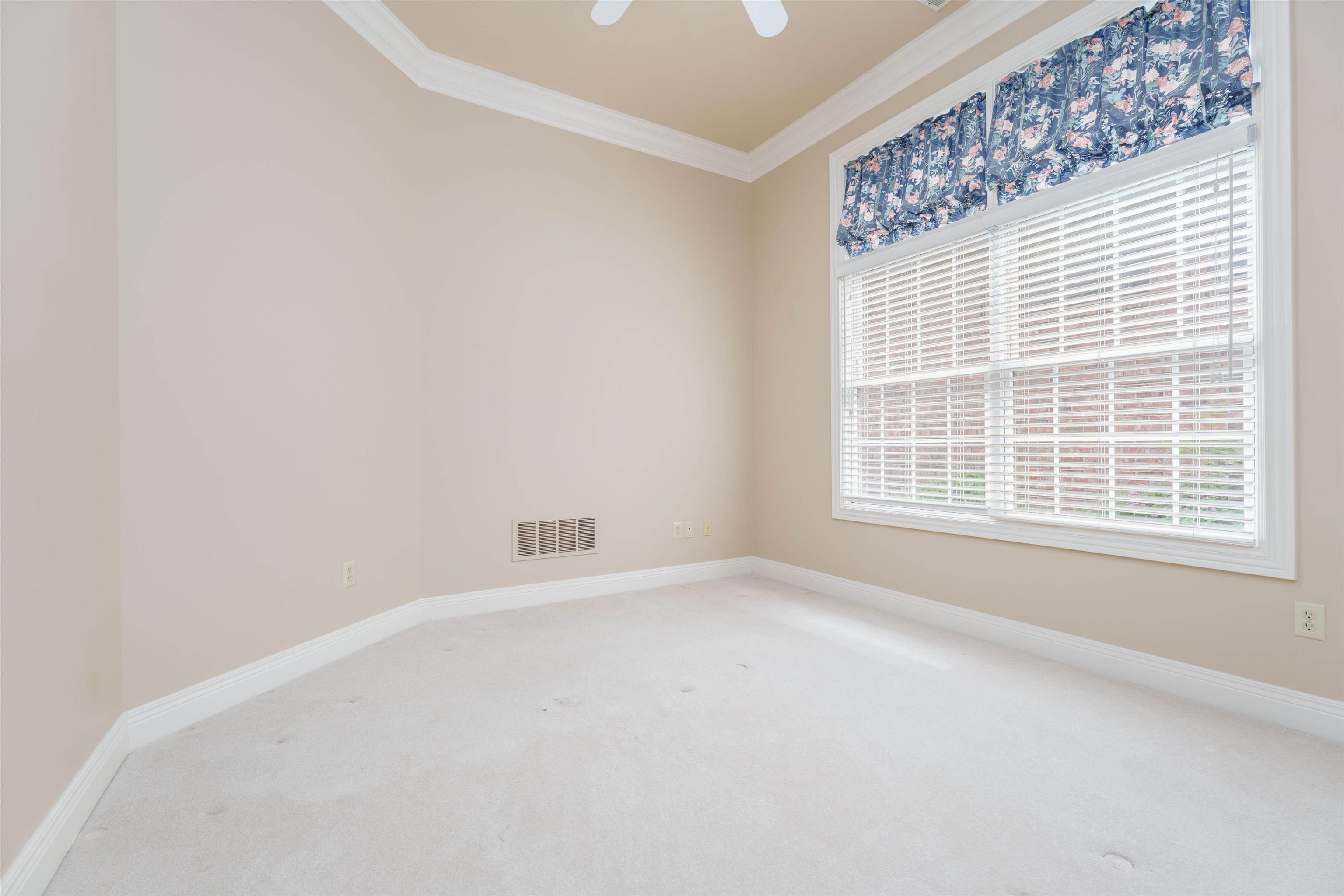 2334 Ford Ave, Owensboro, Kentucky 42301, 4 Bedrooms Bedrooms, ,3 BathroomsBathrooms,Single Family Residence,For Sale,Ford Ave,89636