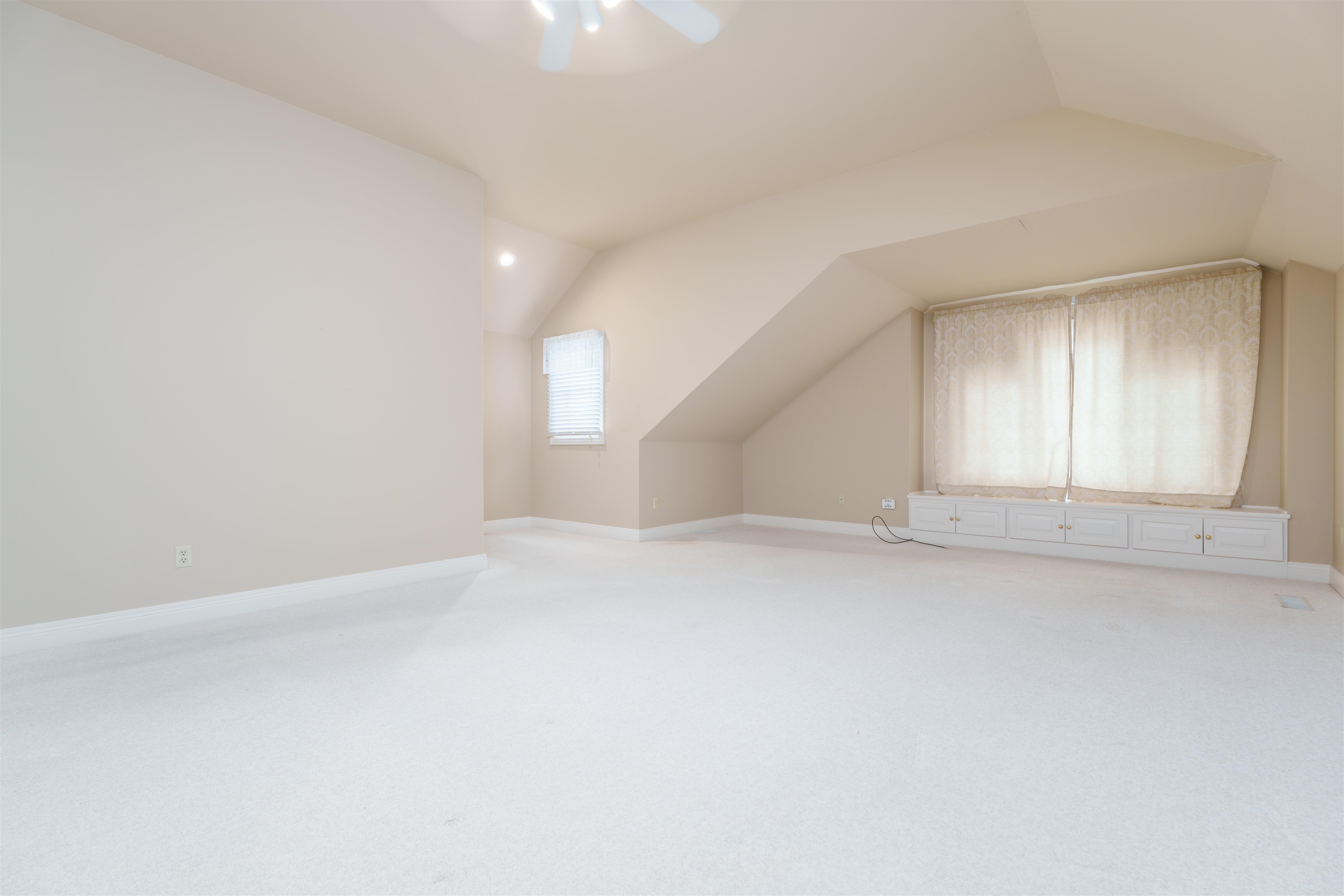 2334 Ford Ave, Owensboro, Kentucky 42301, 4 Bedrooms Bedrooms, ,3 BathroomsBathrooms,Single Family Residence,For Sale,Ford Ave,89636