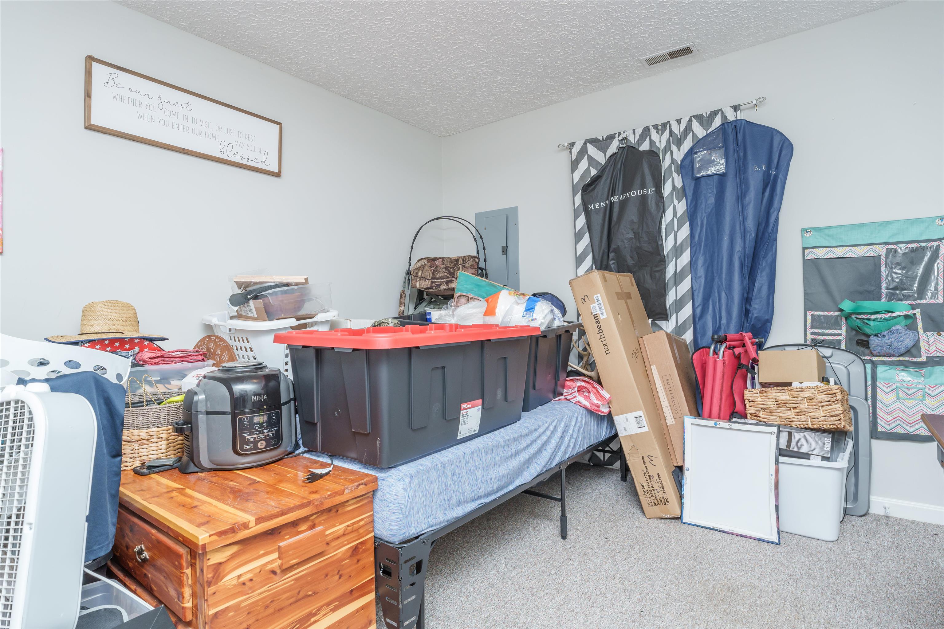 3012 Flamingo Dr., Owensboro, Kentucky 42301, 2 Bedrooms Bedrooms, ,1 BathroomBathrooms,Single Family Residence,For Sale,Flamingo Dr.,89641