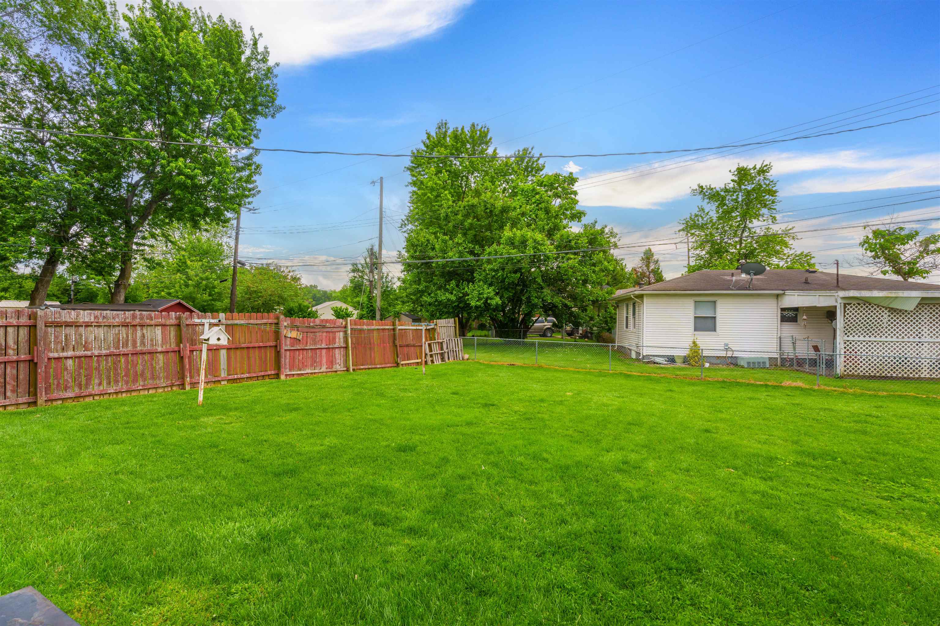 3012 Flamingo Dr., Owensboro, Kentucky 42301, 2 Bedrooms Bedrooms, ,1 BathroomBathrooms,Single Family Residence,For Sale,Flamingo Dr.,89641