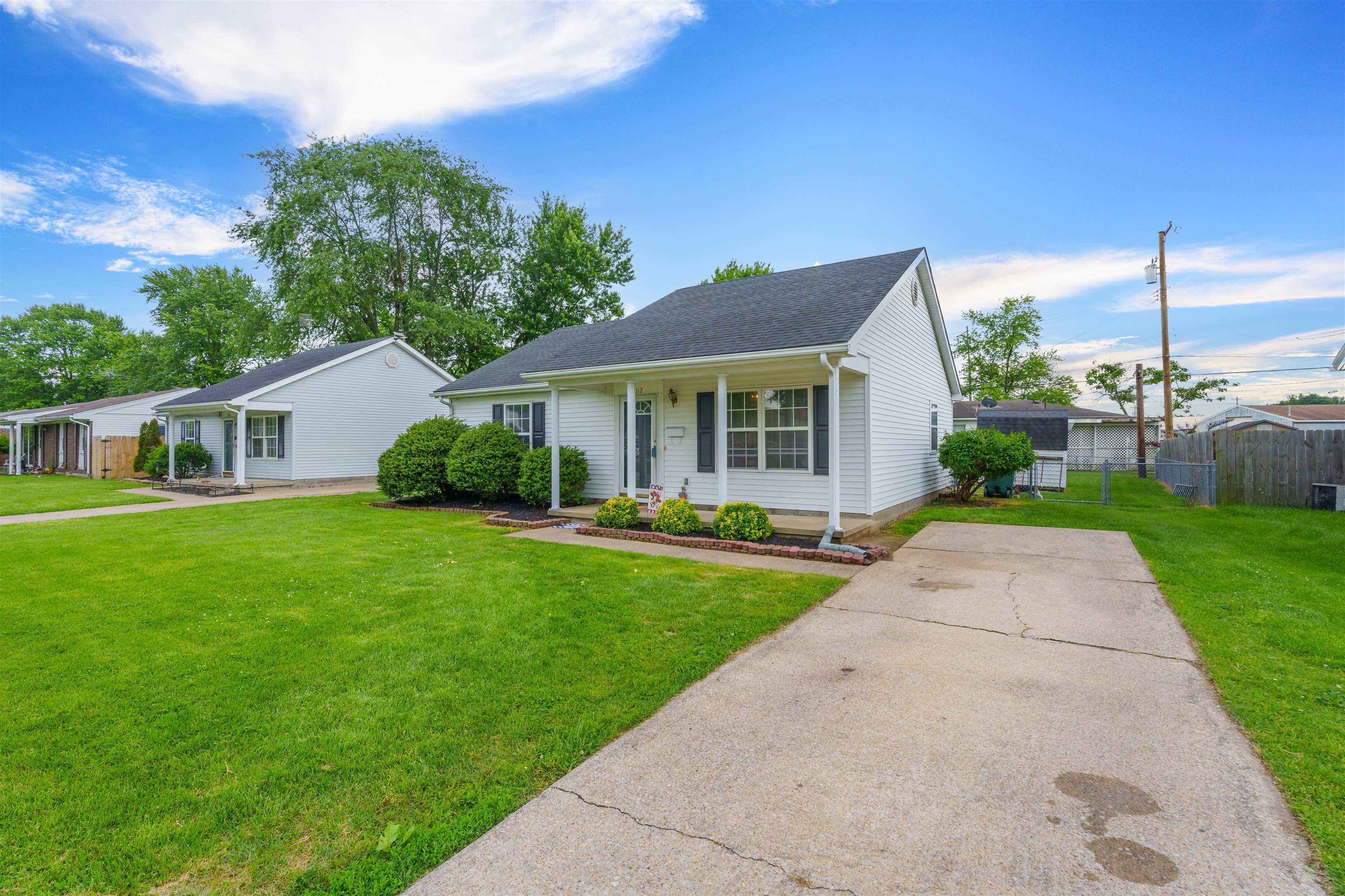 3012 Flamingo Dr., Owensboro, Kentucky 42301, 2 Bedrooms Bedrooms, ,1 BathroomBathrooms,Single Family Residence,For Sale,Flamingo Dr.,89641