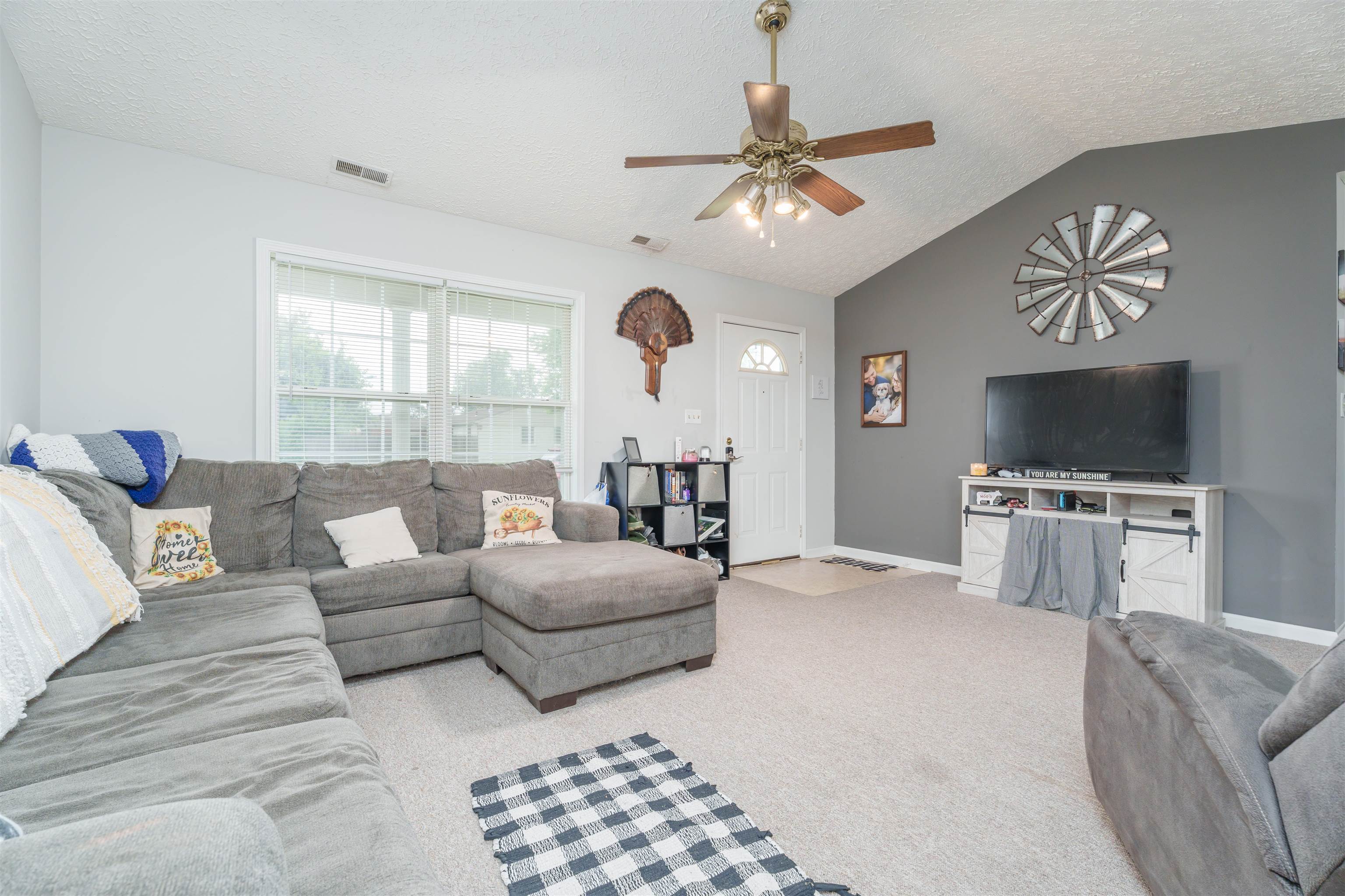 3012 Flamingo Dr., Owensboro, Kentucky 42301, 2 Bedrooms Bedrooms, ,1 BathroomBathrooms,Single Family Residence,For Sale,Flamingo Dr.,89641